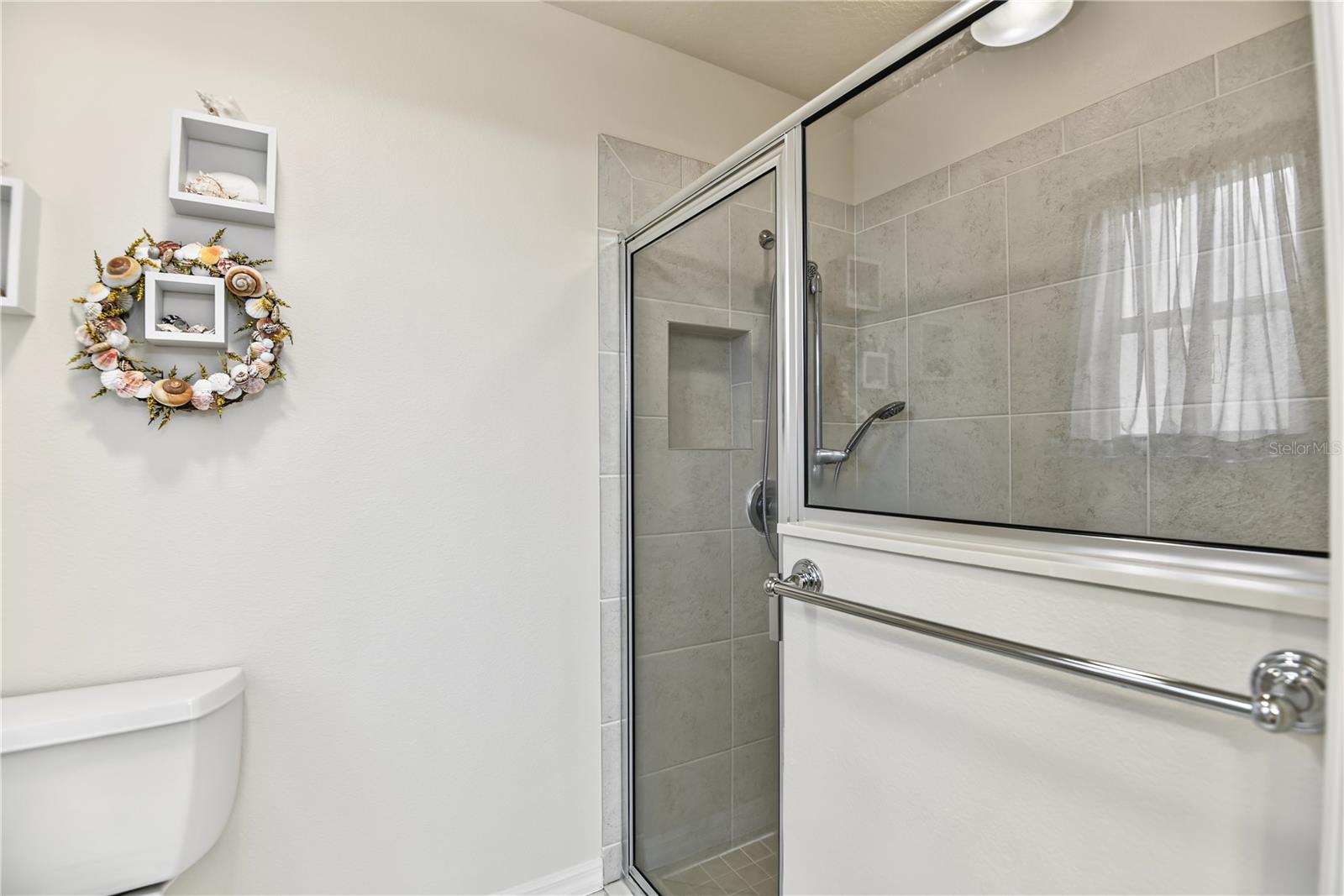 Single Family Residence at 1073 ALCOVE LOOP, THE VILLAGES, photo 18 of 37