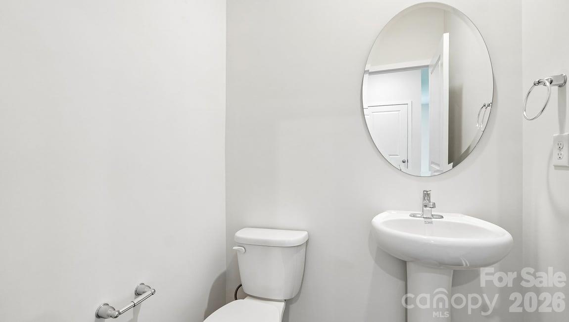 Single Family Residence at 602 Dazzle Loop, Newton, photo 30 of 57