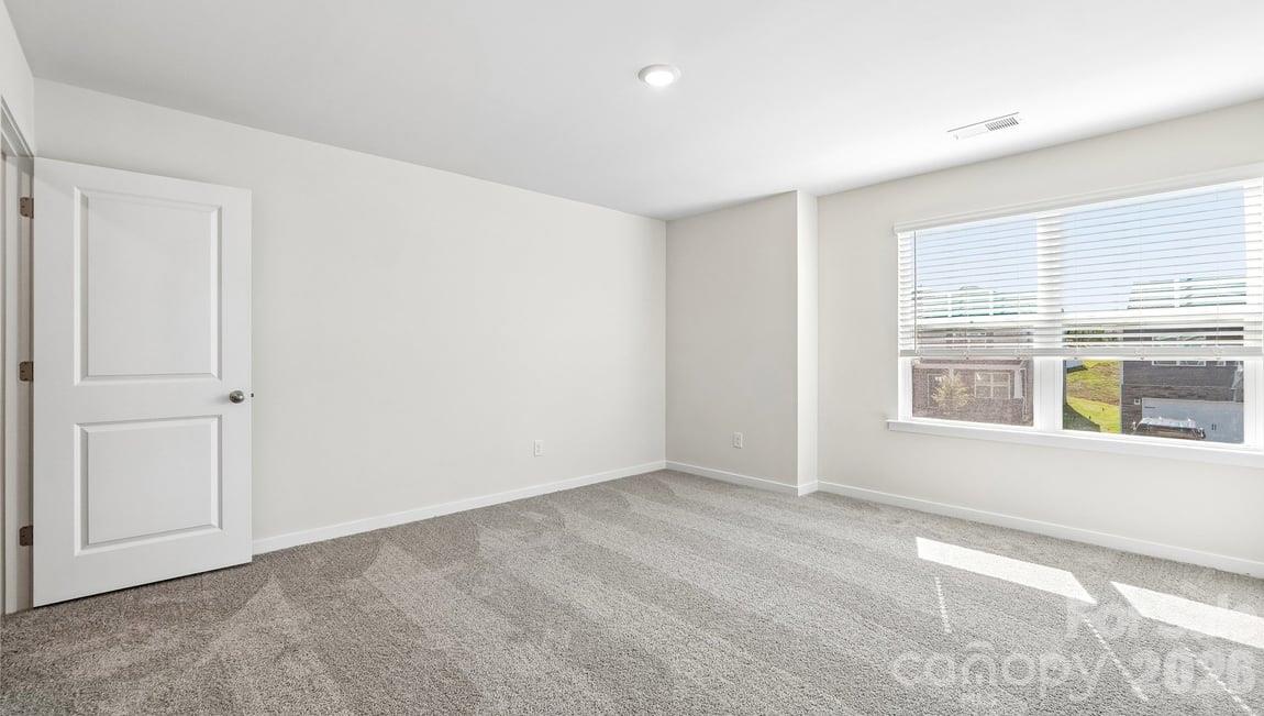 Single Family Residence at 602 Dazzle Loop, Newton, photo 34 of 57