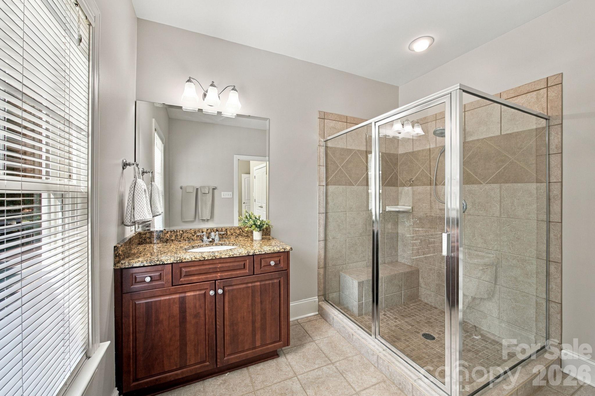 Upstairs en suite BA - 105 Alder Springs Lane, Mooresville