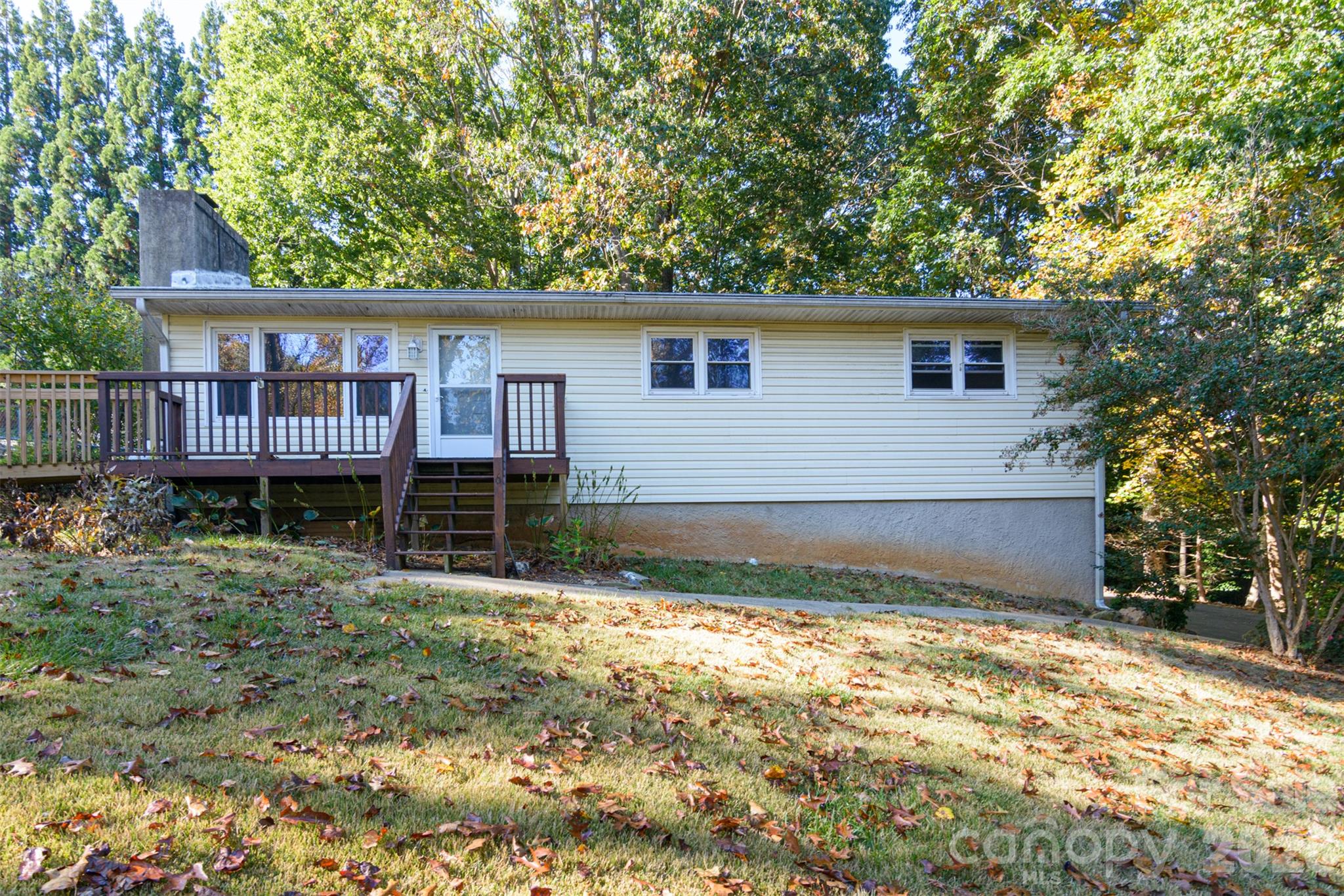Single Family Residence at 86 Johnston Boulevard, Asheville, photo 2 of 27
