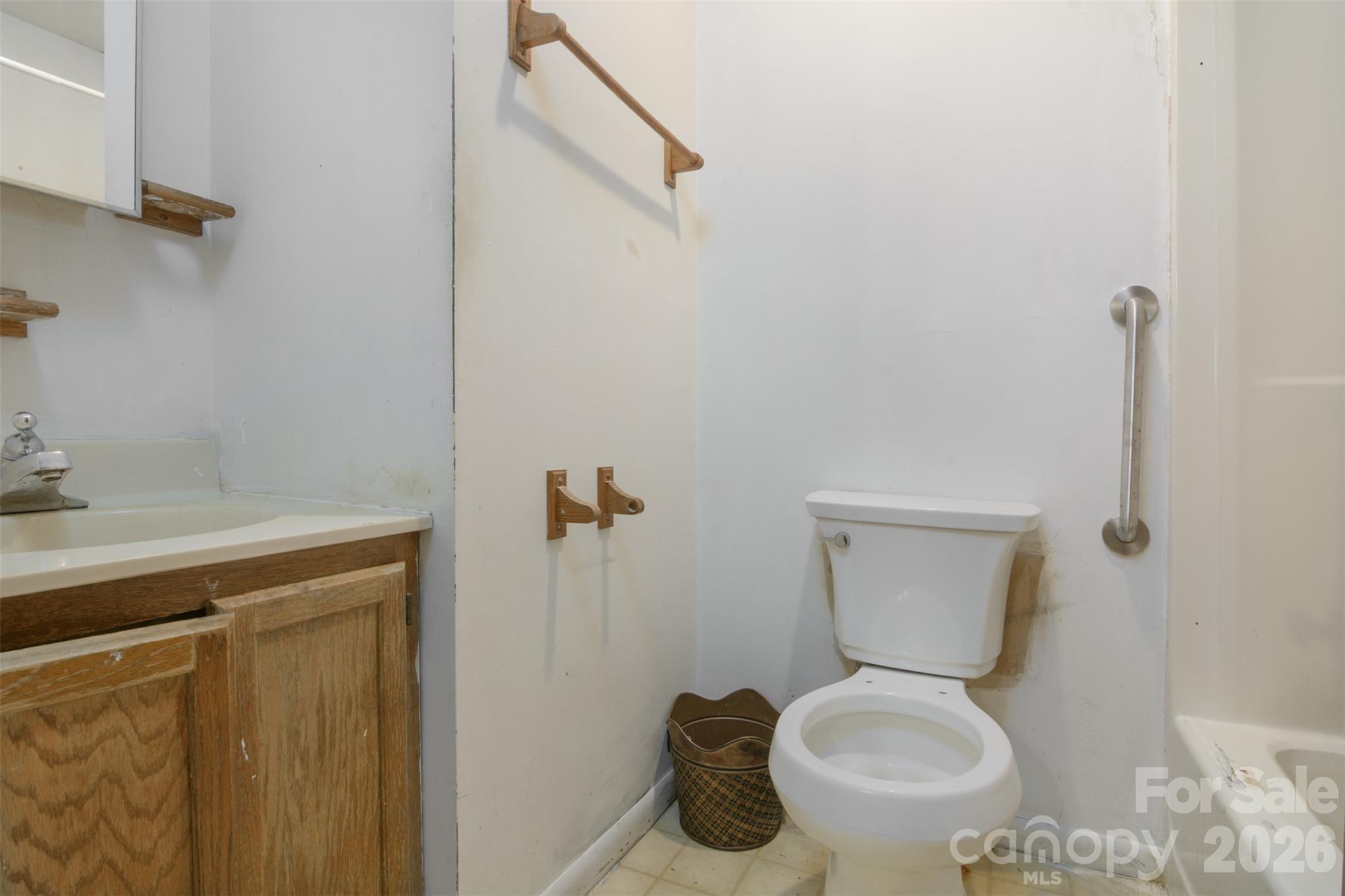 Single Family Residence at 86 Johnston Boulevard, Asheville, photo 13 of 27