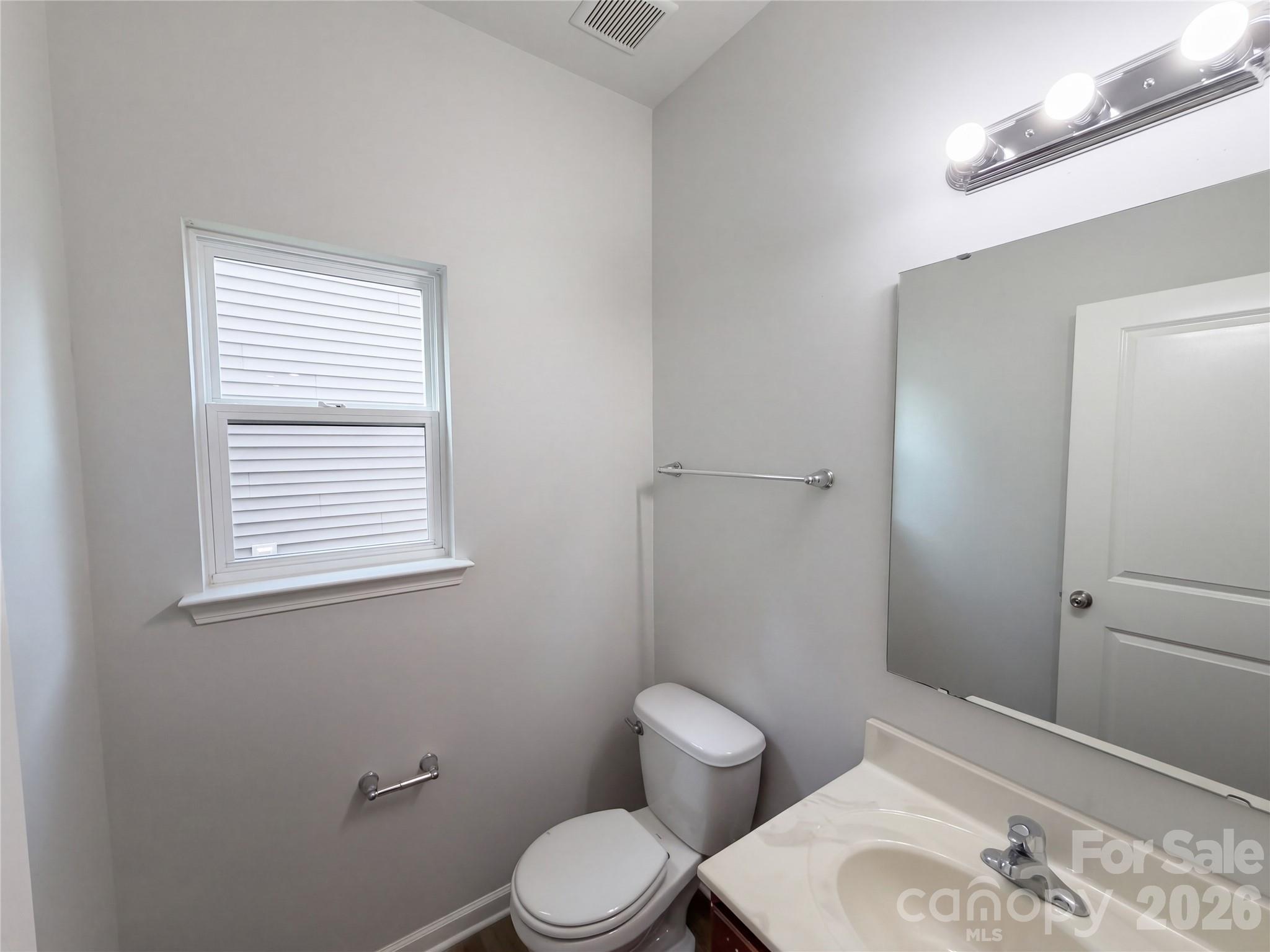 Single Family Residence at 4014 Northerly Island Court, Gastonia, photo 14 of 36