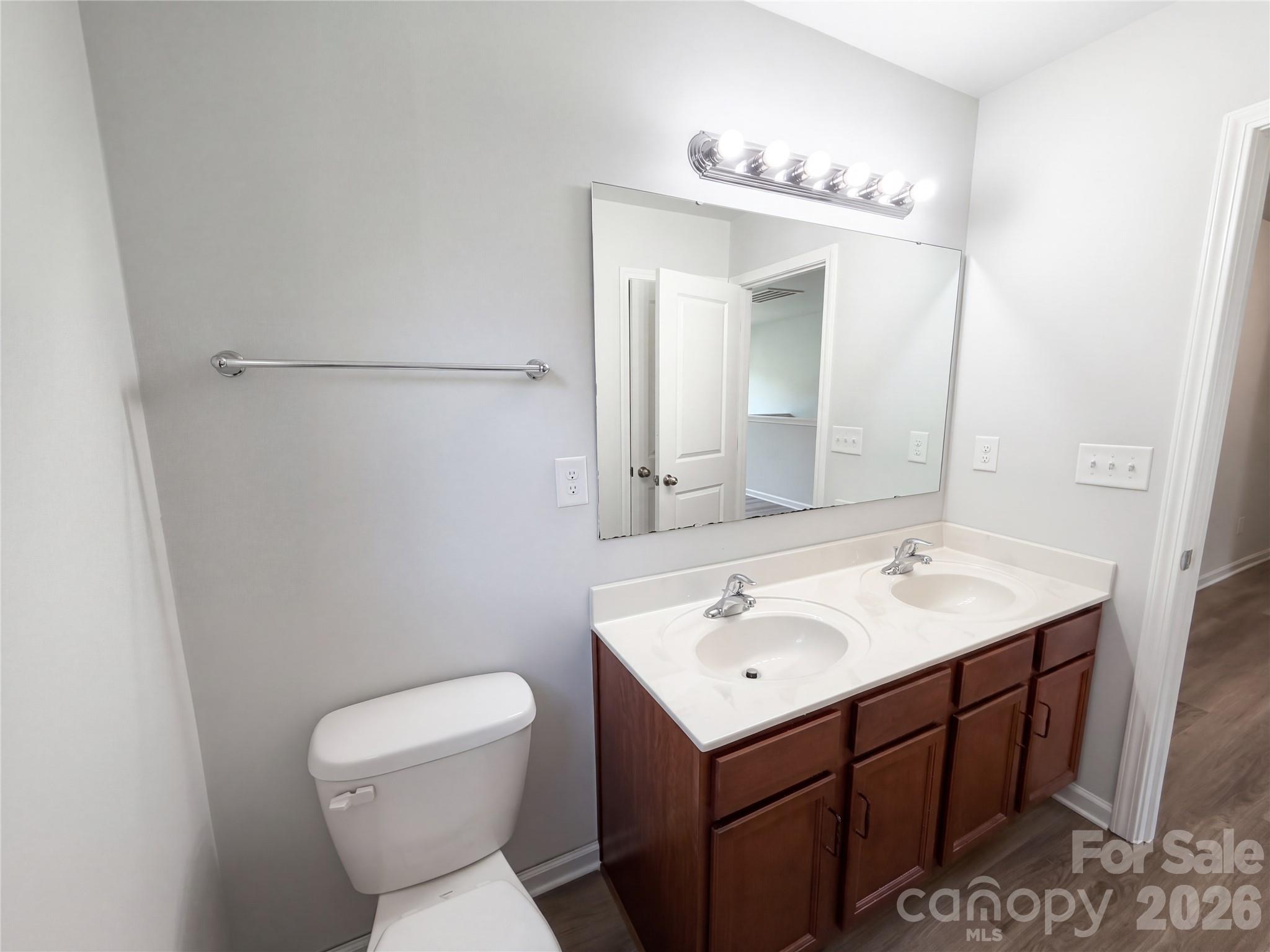 Single Family Residence at 4014 Northerly Island Court, Gastonia, photo 17 of 36