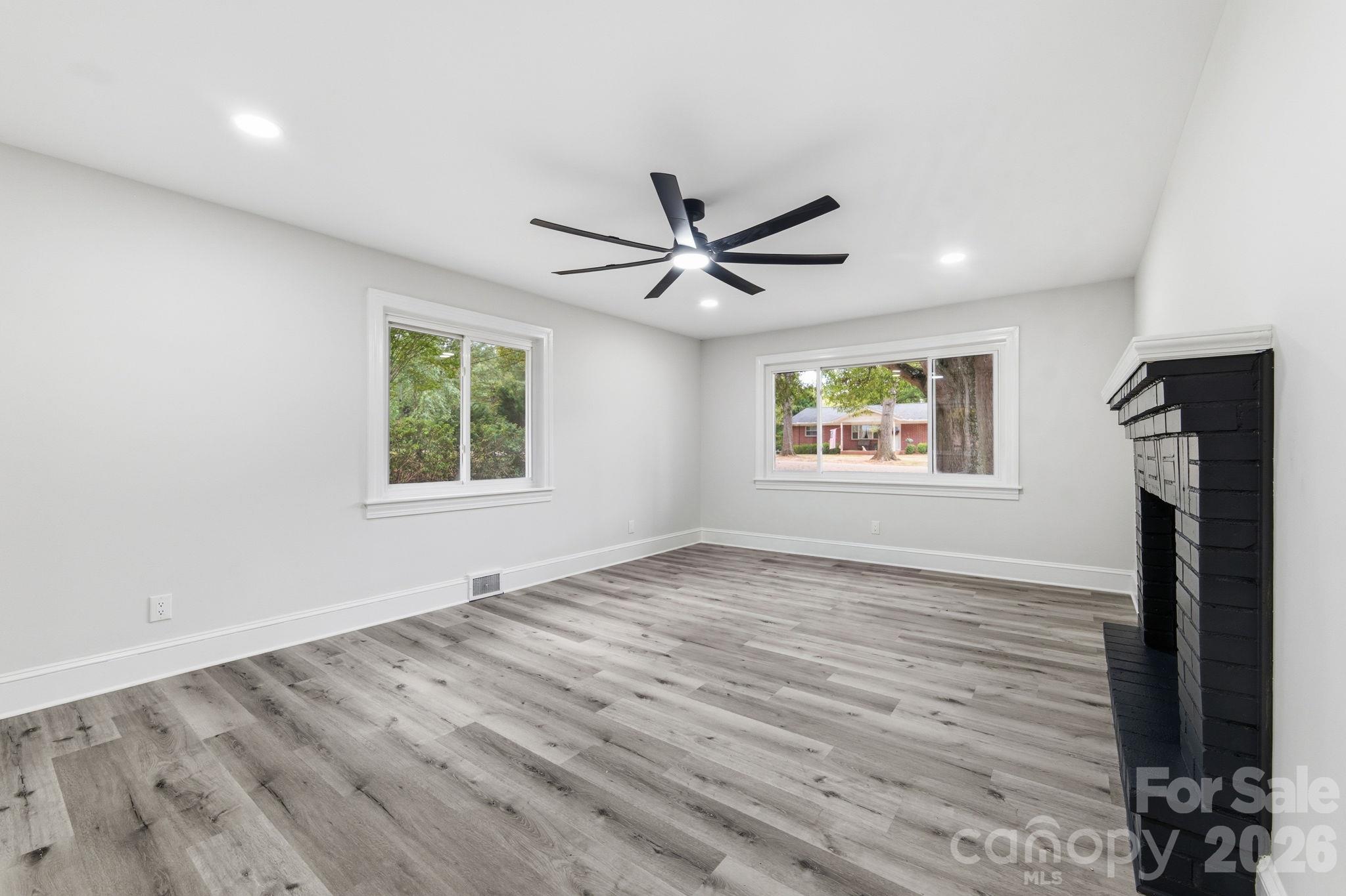 Family Room - 214 Dalewood Avenue, Kannapolis