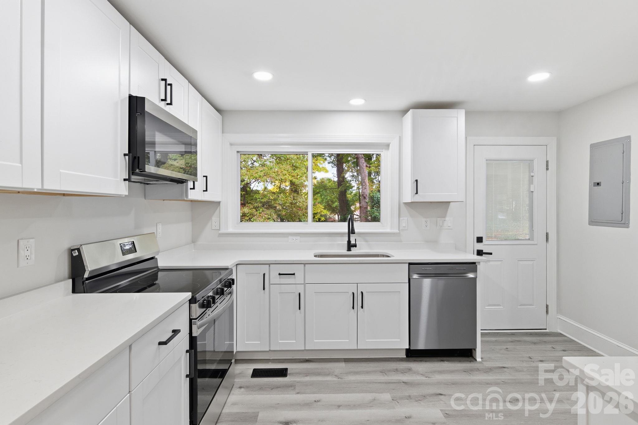 Kitchen - 214 Dalewood Avenue, Kannapolis