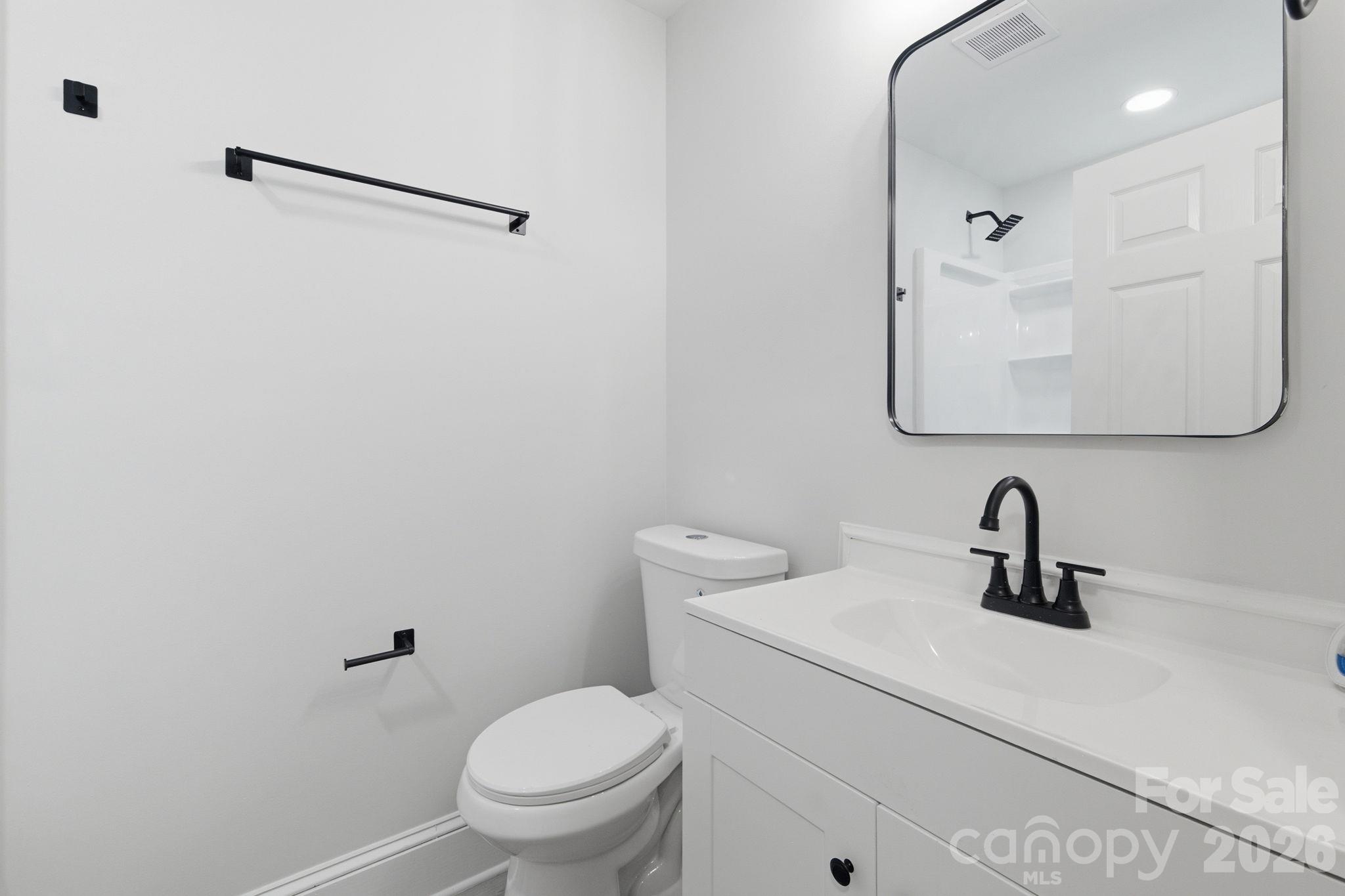 Secondary Bathroom - 214 Dalewood Avenue, Kannapolis