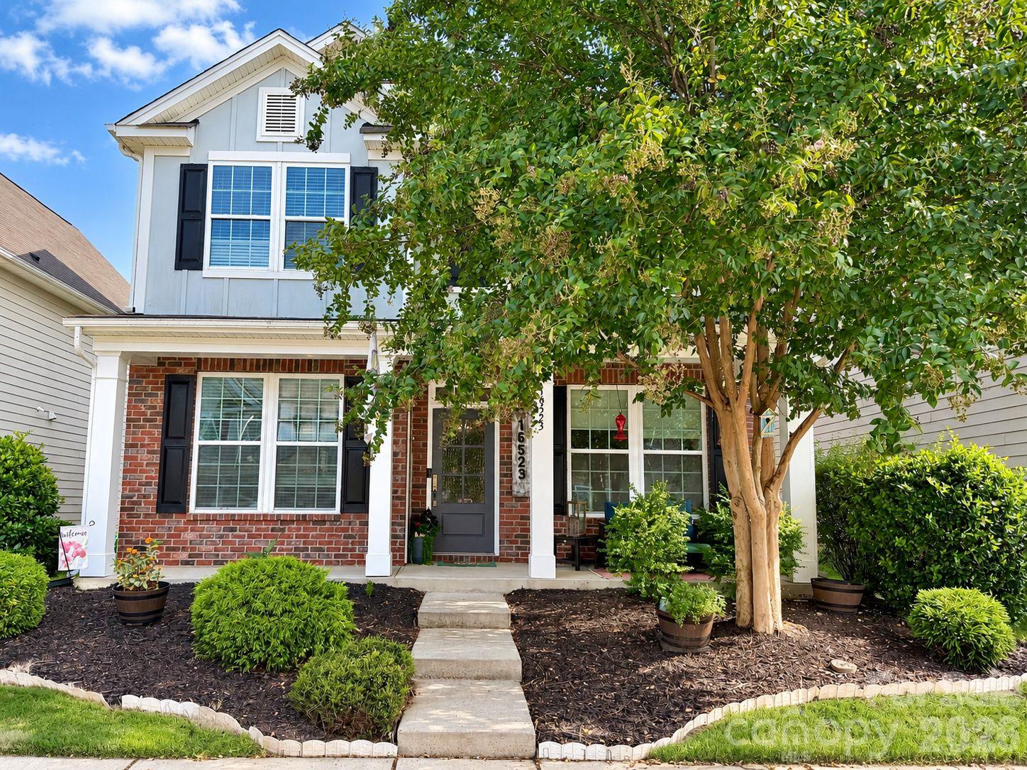 Single Family Residence at 16523 Landen Forest Lane, Davidson, photo 2 of 26