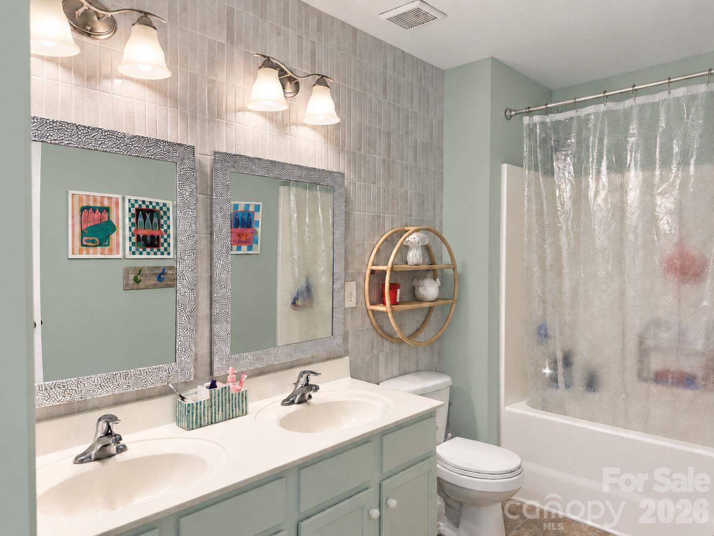 Single Family Residence at 16523 Landen Forest Lane, Davidson, photo 19 of 26