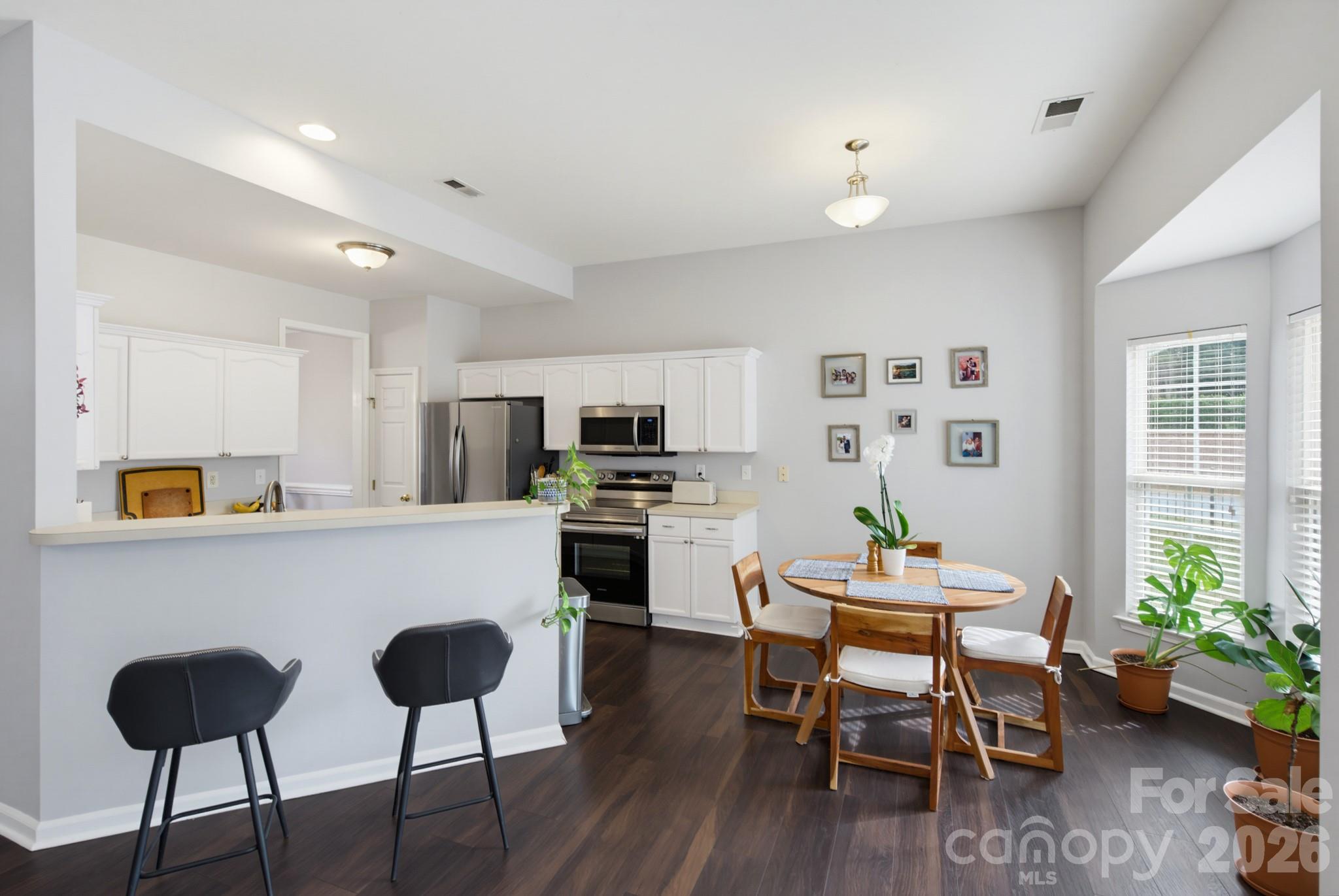 Single Family Residence at 13330 Edgetree Drive, Pineville, photo 13 of 44