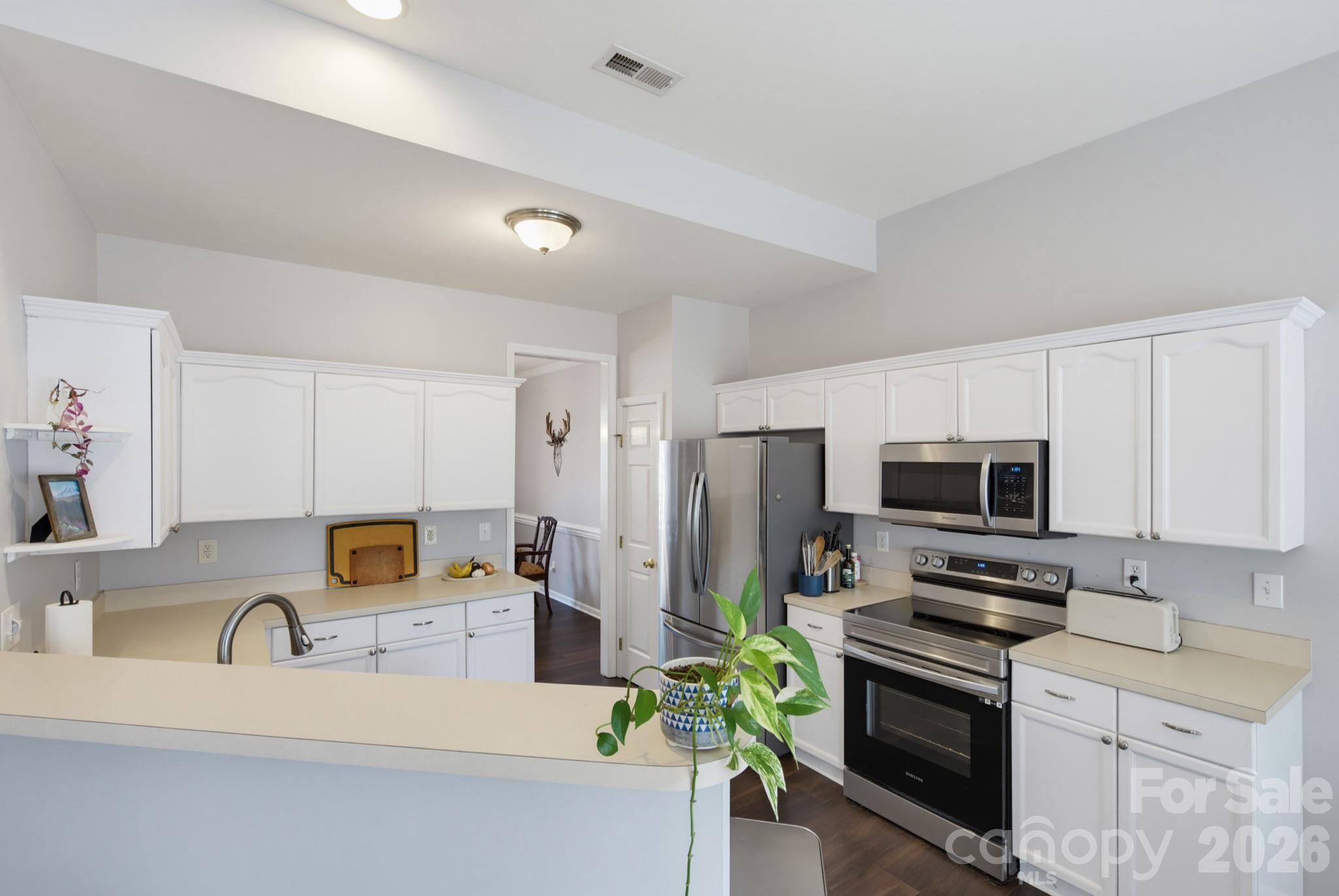 Single Family Residence at 13330 Edgetree Drive, Pineville, photo 14 of 44