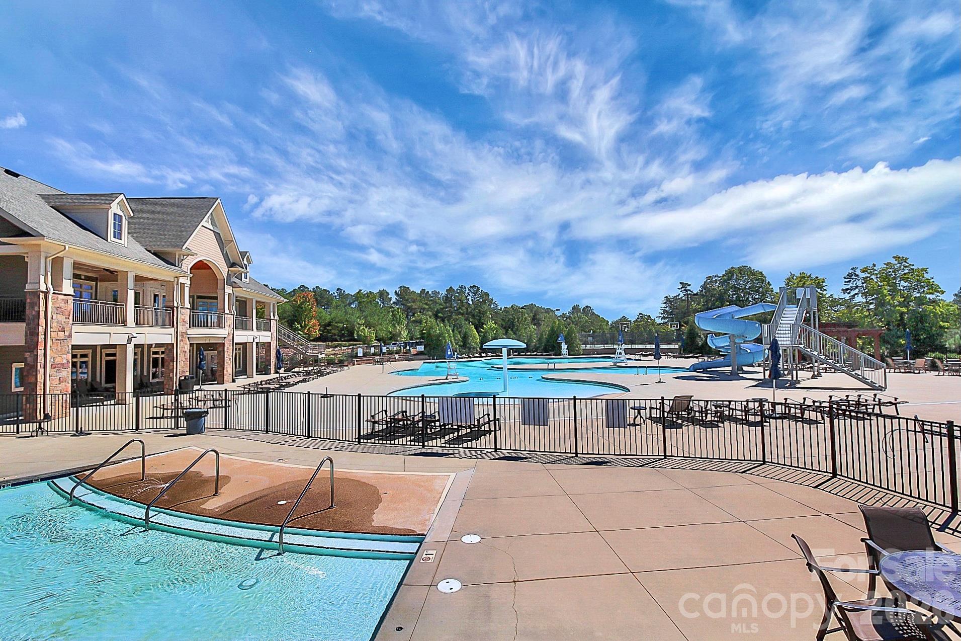 Single Family Residence at 14527 Murfield Court, Charlotte, photo 31 of 35