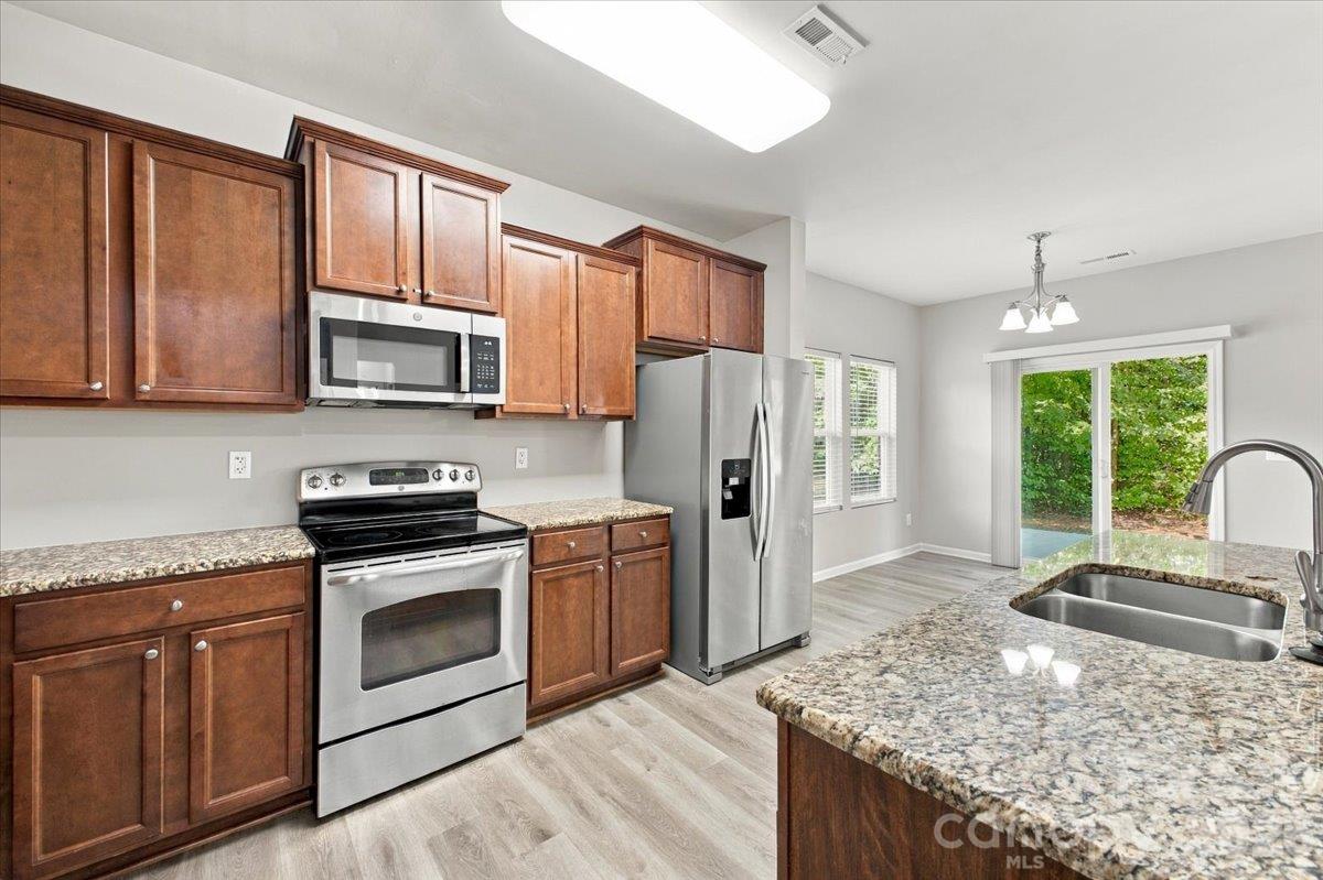Single Family Residence at 3724 Martele Drive, Mint Hill, photo 9 of 33