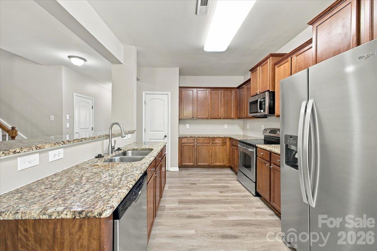 Single Family Residence at 3724 Martele Drive, Mint Hill, photo 10 of 33