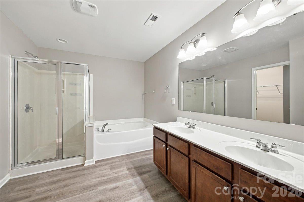 Single Family Residence at 3724 Martele Drive, Mint Hill, photo 24 of 33