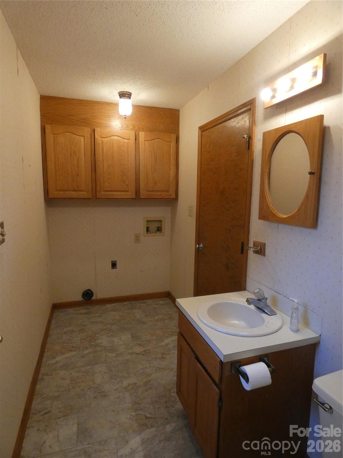 Full Bath & Laundry - 150 Fonda Road, Statesville