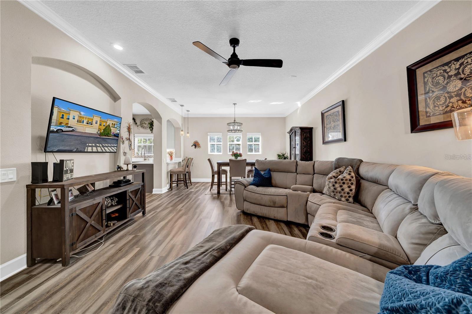 The Perfect Gathering Spot for friends/family - 614 105TH LN N, ST PETERSBURG
