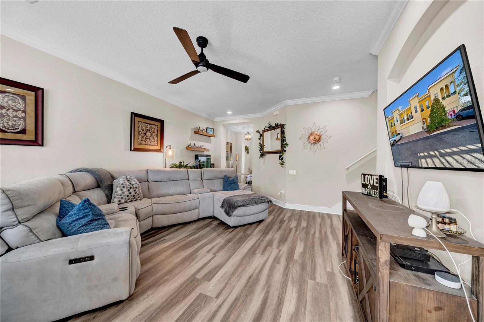 Entertain Effortlessly - 614 105TH LN N, ST PETERSBURG