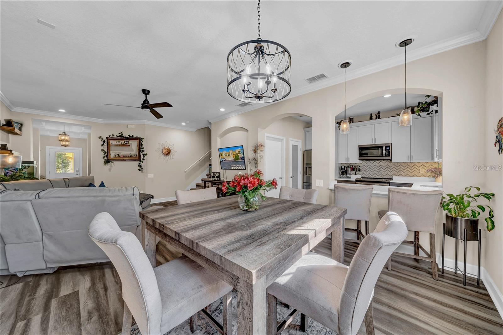 Cozy for Gathering - 614 105TH LN N, ST PETERSBURG