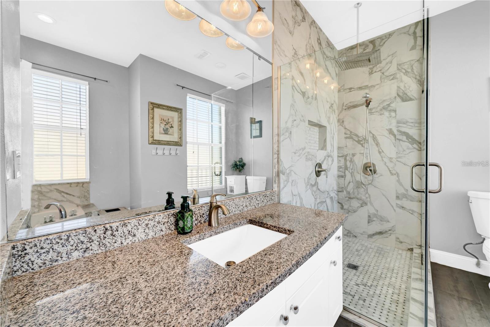 Walk-In Shower - 614 105TH LN N, ST PETERSBURG