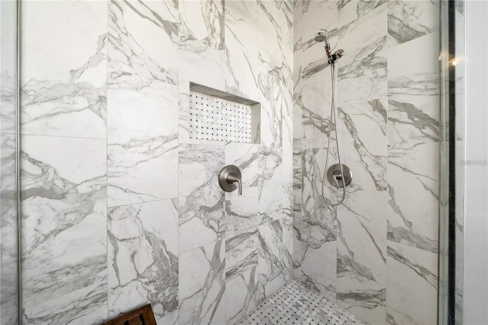 The Perfect Modern Refresh - 614 105TH LN N, ST PETERSBURG