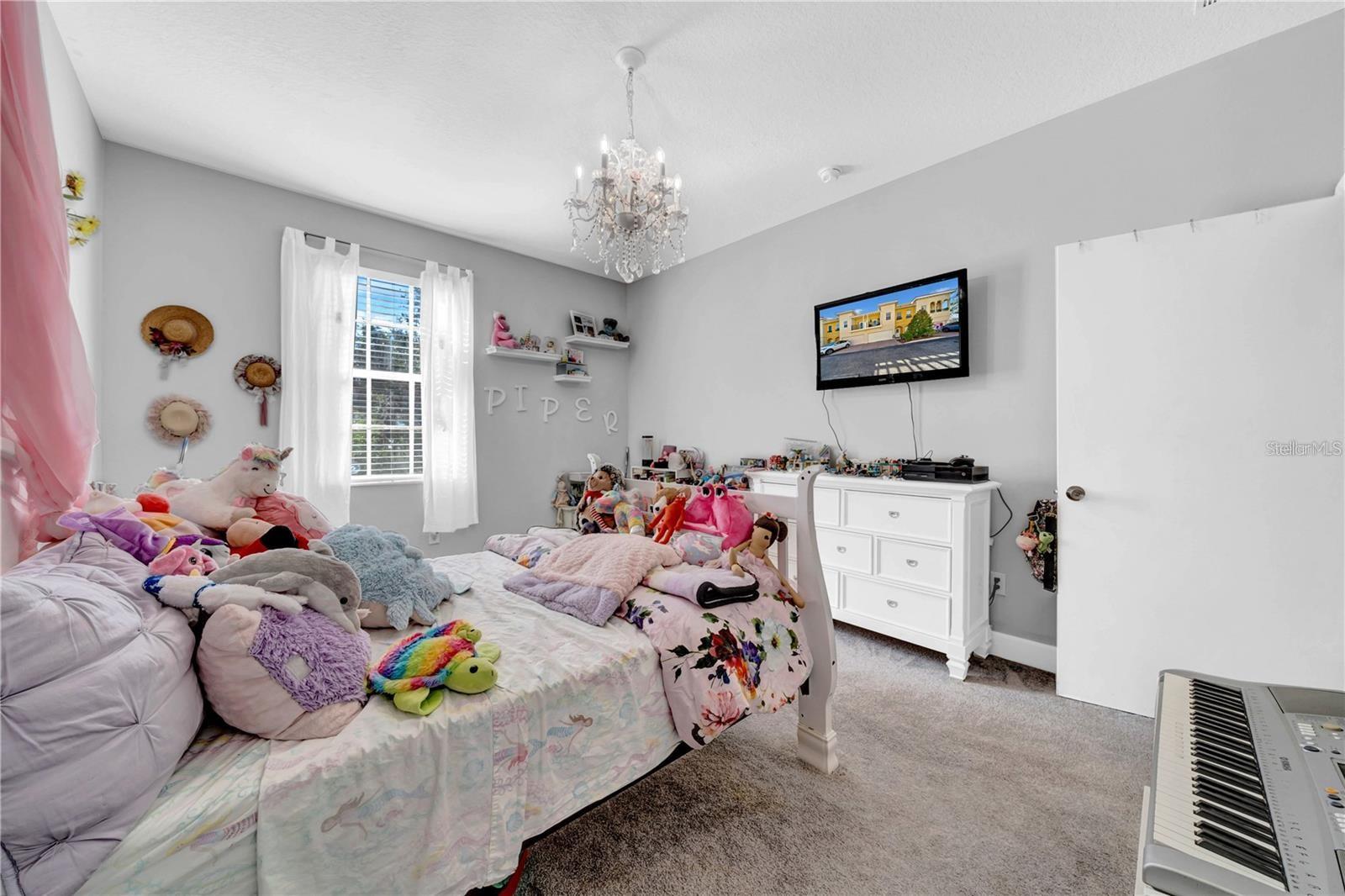 Bright and Airy - 614 105TH LN N, ST PETERSBURG