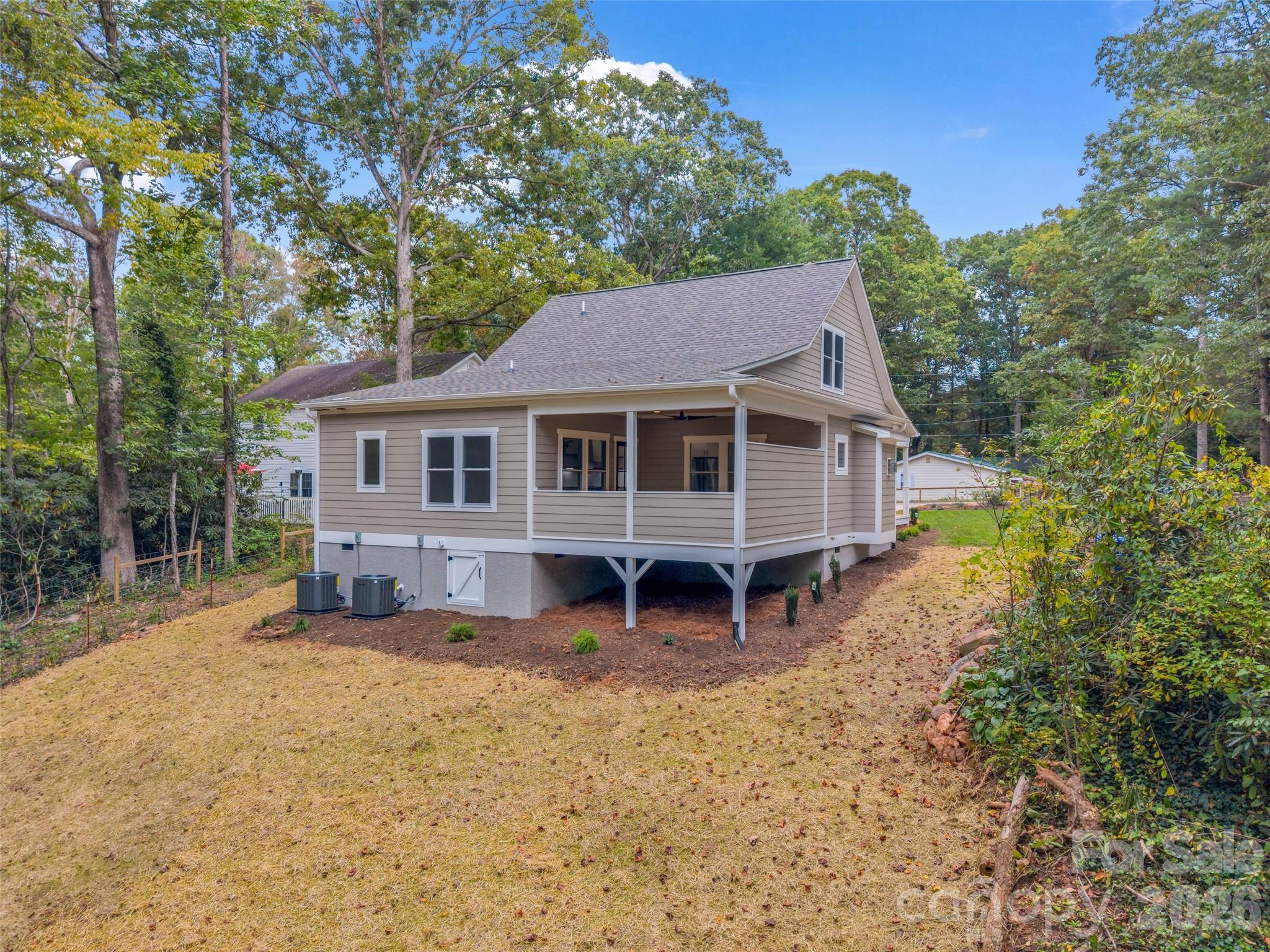 Single Family Residence at 61 Laurel Lane, Black Mountain, photo 7 of 48