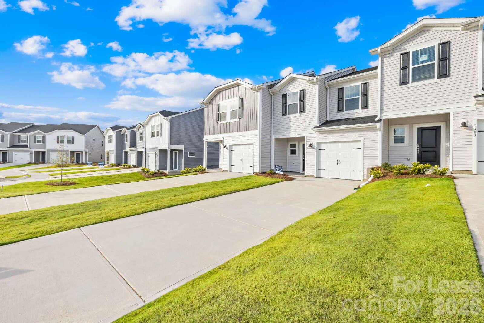 Townhouse at 3673 Backwater Street, Concord, photo 3 of 33
