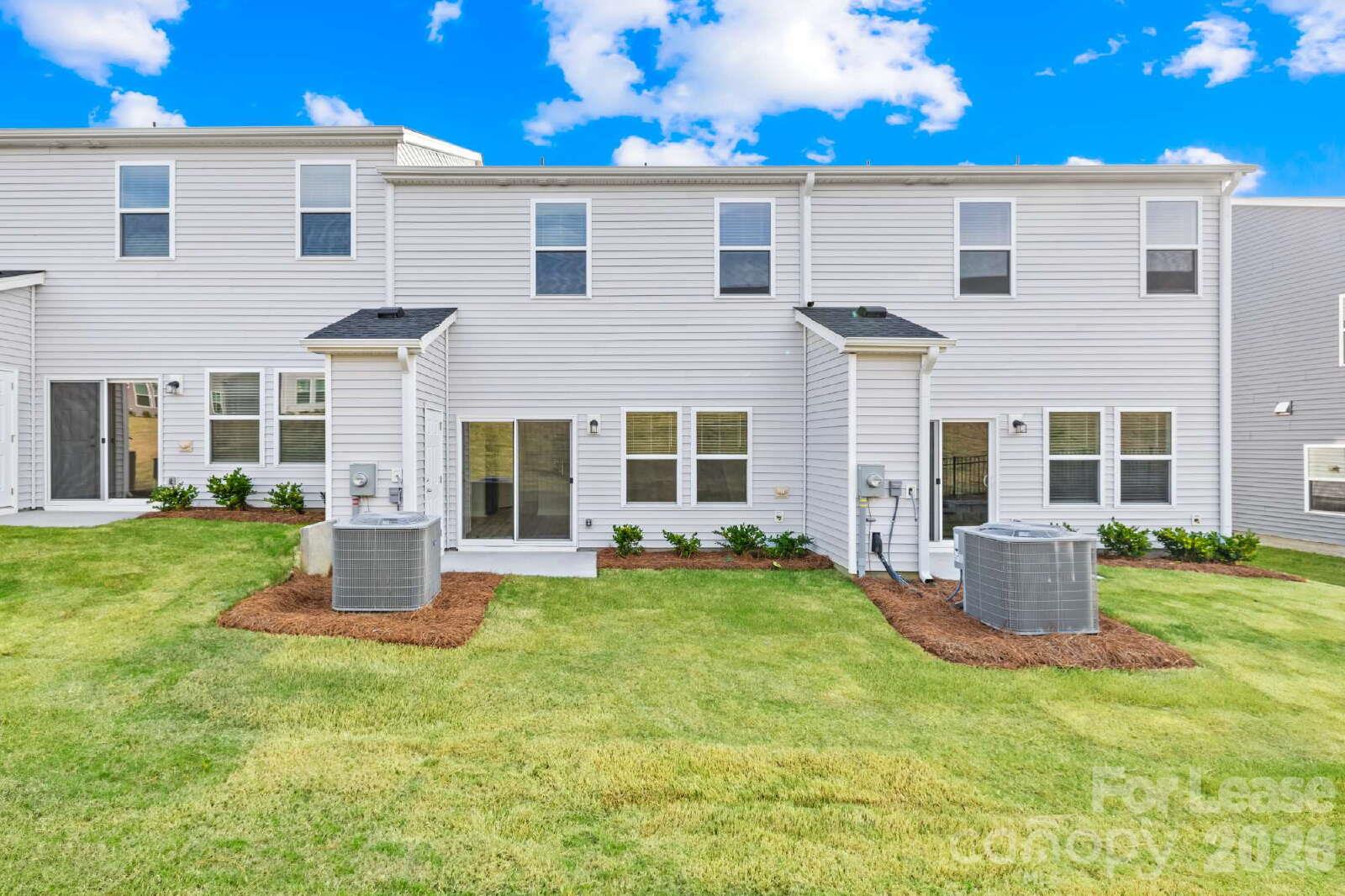 Townhouse at 3673 Backwater Street, Concord, photo 4 of 33