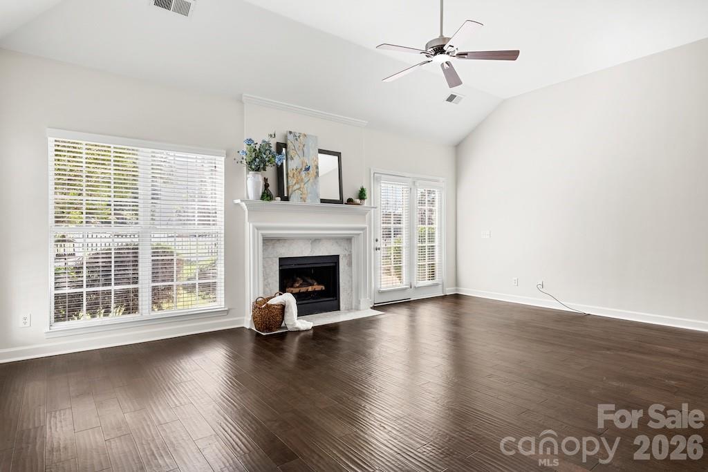 Greatroom with access to outdoor patio - 109 Coronilla Road, Mooresville