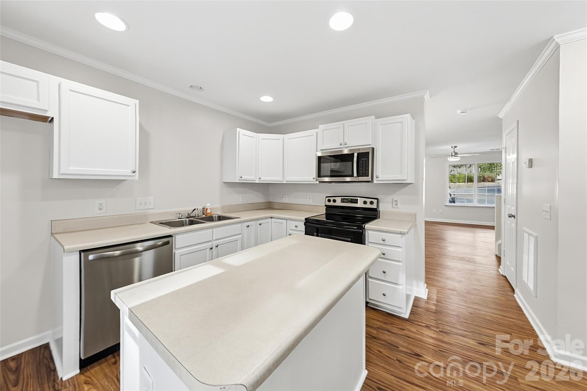 Townhouse at 1778 Pergola Place, Charlotte, photo 5 of 18