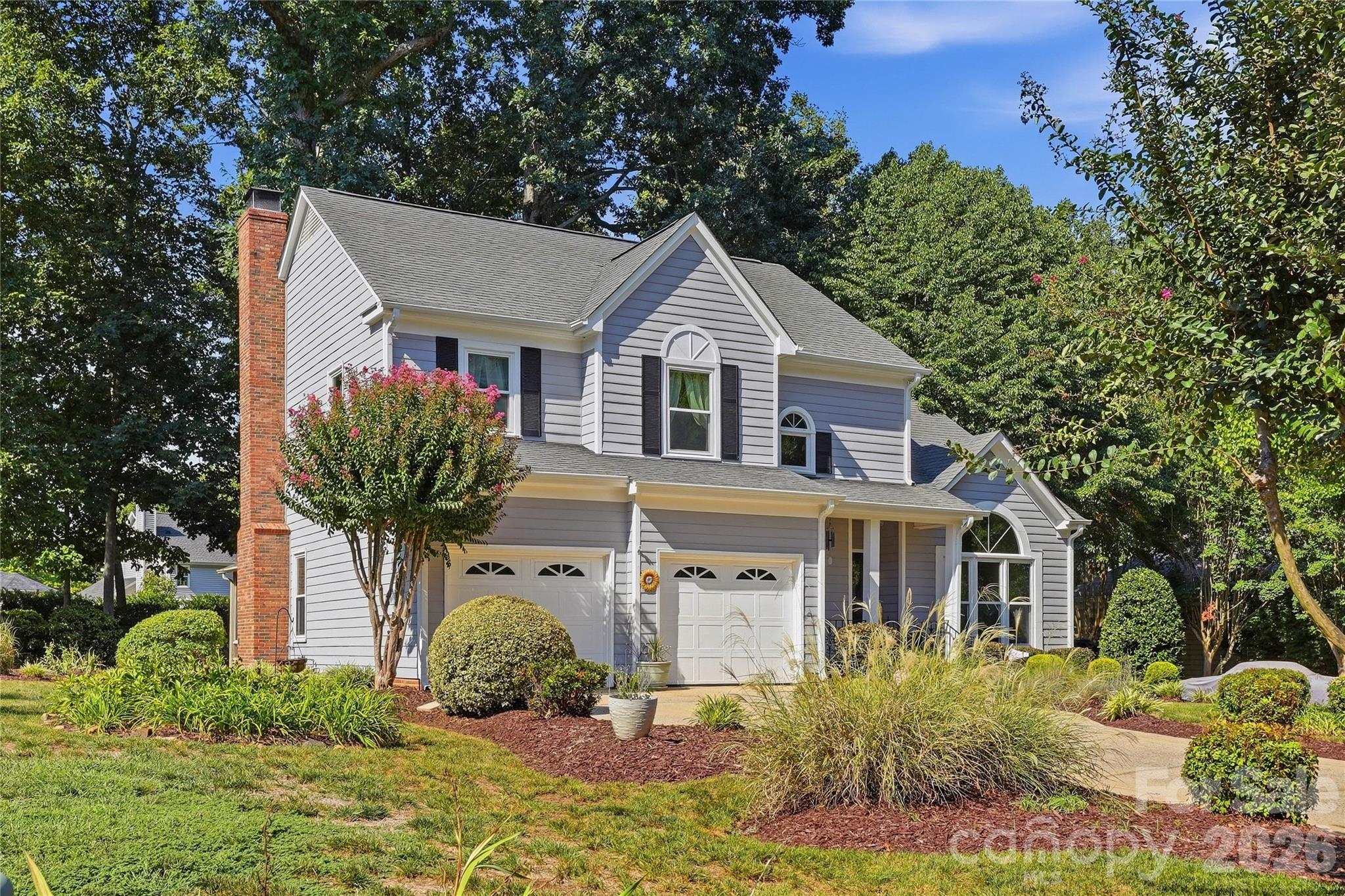 Single Family Residence at 180 Bridgeport Drive, Mooresville, photo 2 of 46