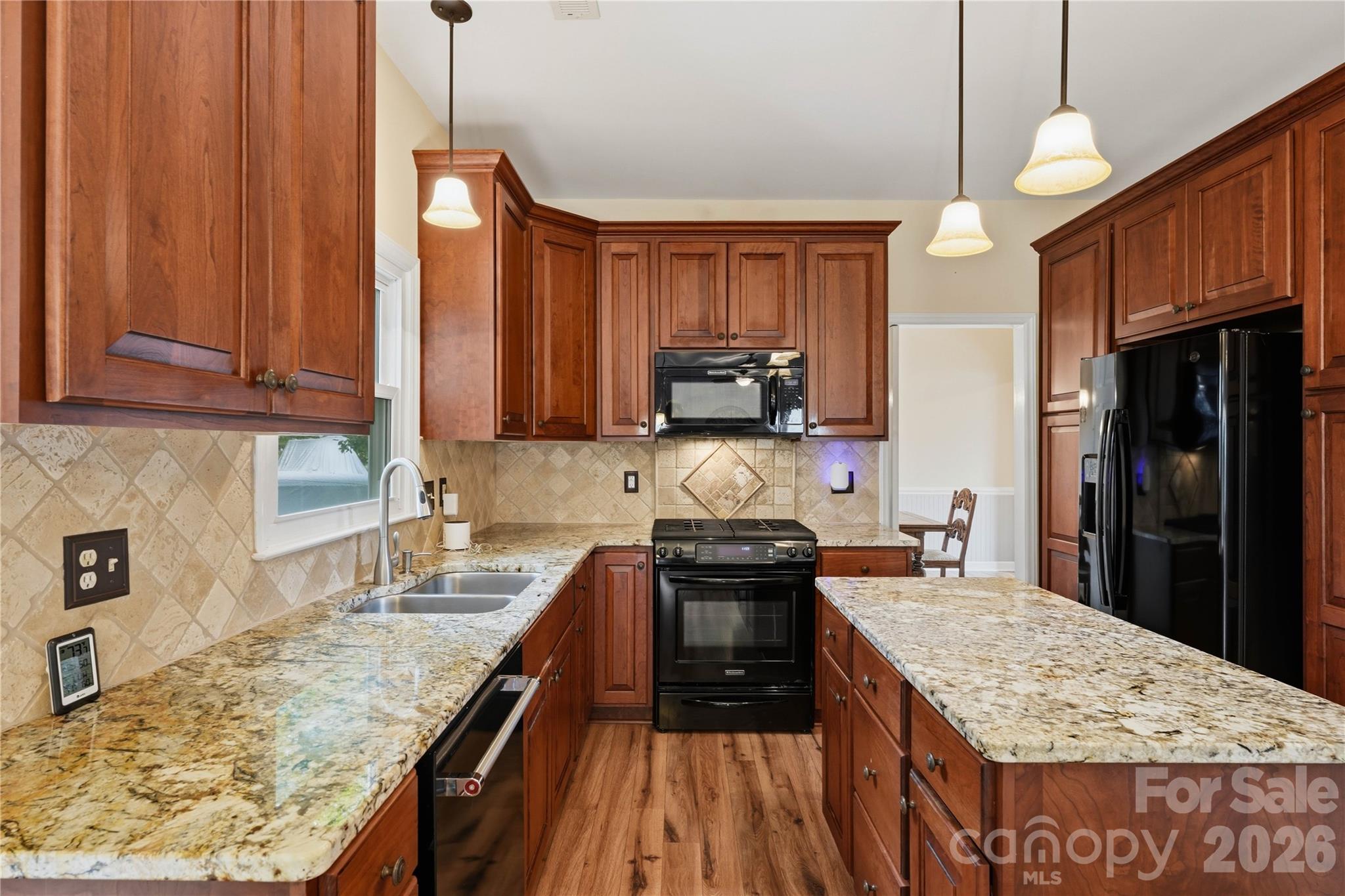 Single Family Residence at 180 Bridgeport Drive, Mooresville, photo 14 of 46