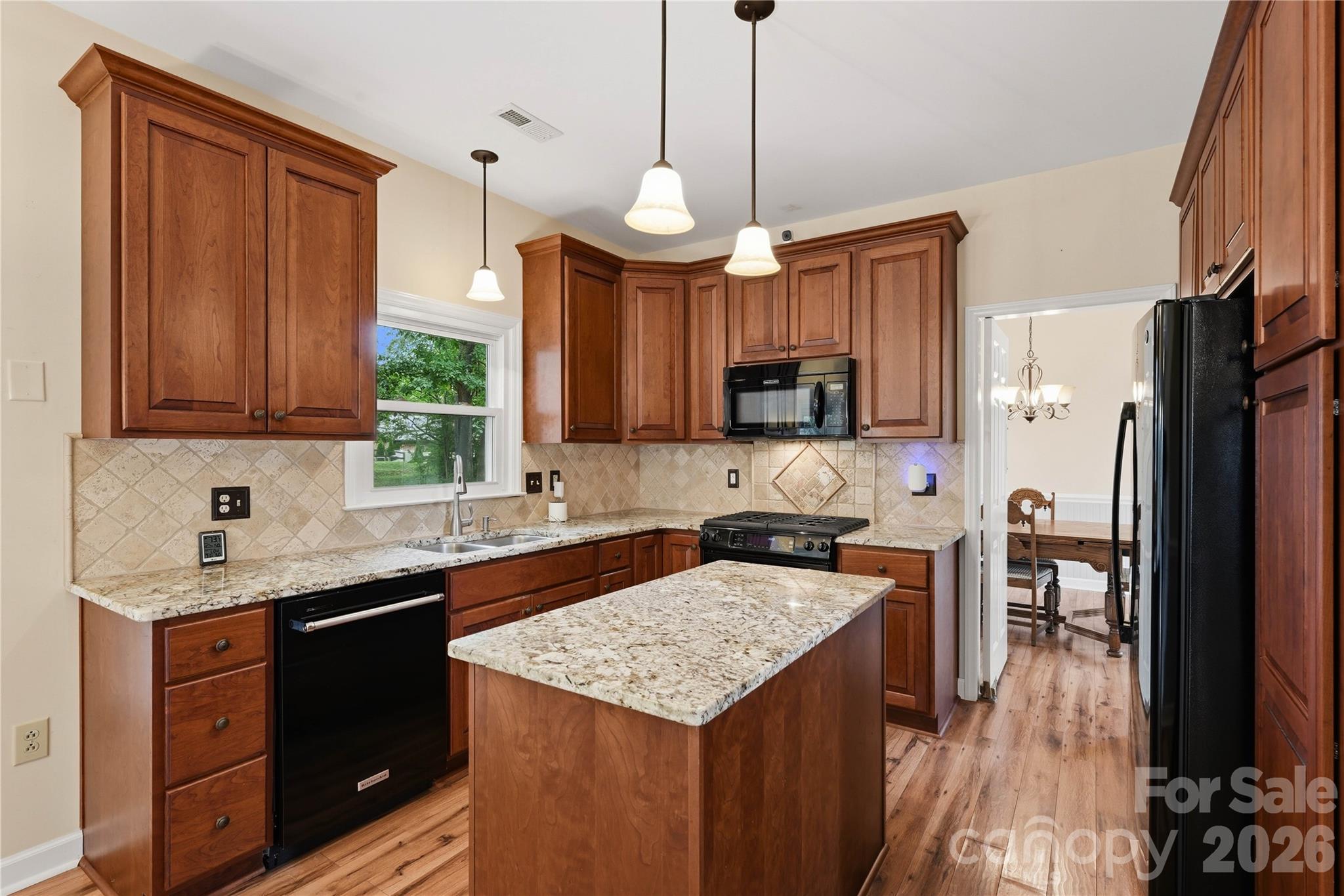 Single Family Residence at 180 Bridgeport Drive, Mooresville, photo 15 of 46