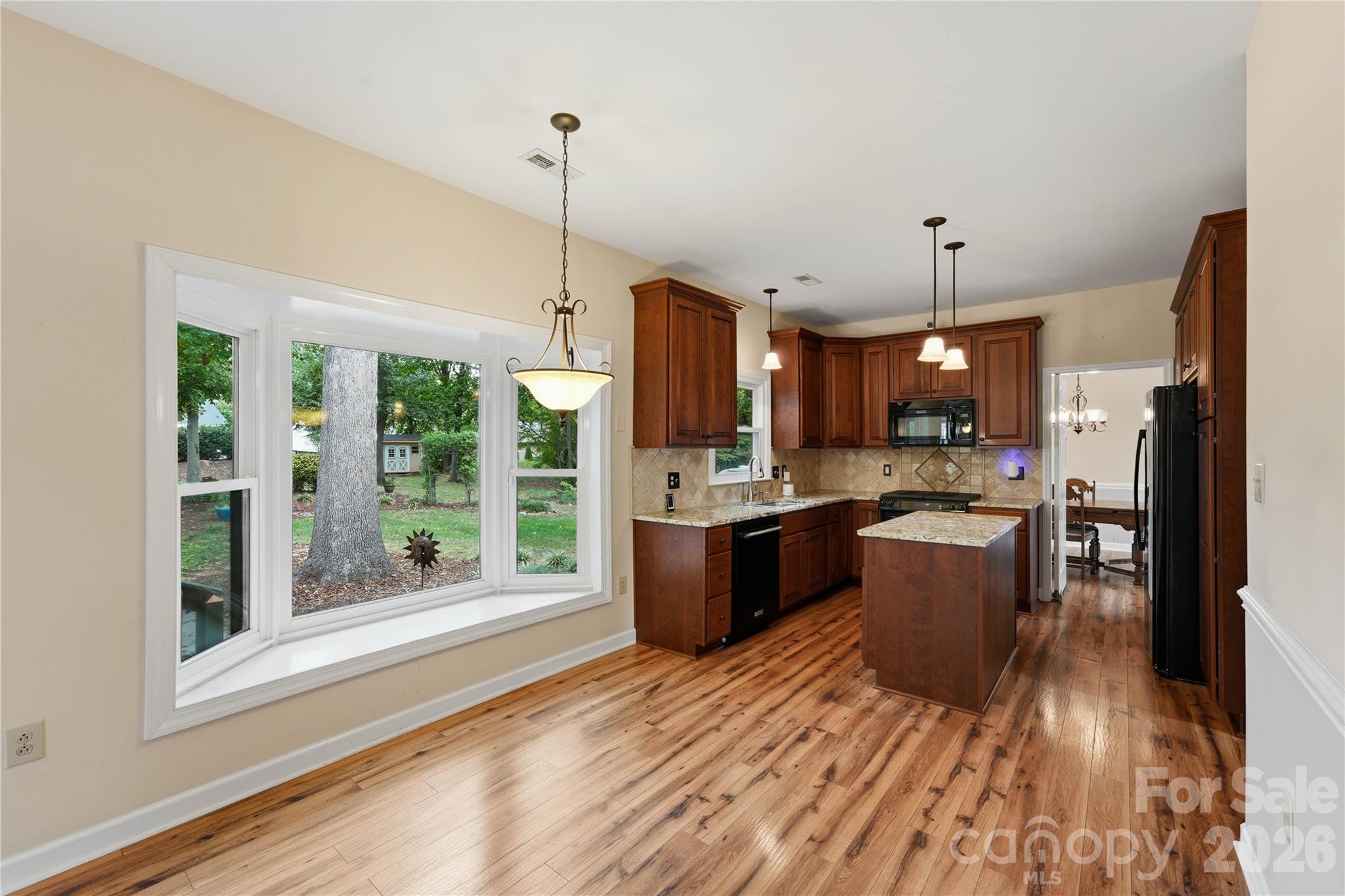 Single Family Residence at 180 Bridgeport Drive, Mooresville, photo 16 of 46