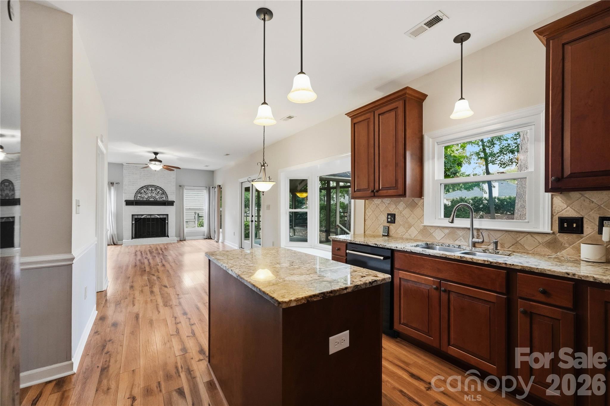 Single Family Residence at 180 Bridgeport Drive, Mooresville, photo 18 of 46