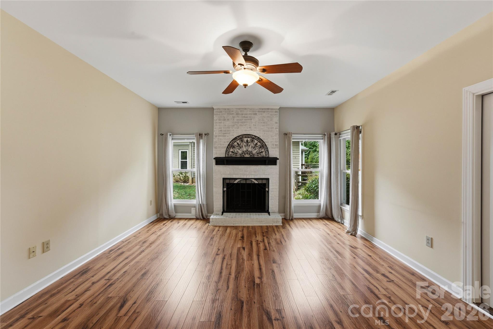 Single Family Residence at 180 Bridgeport Drive, Mooresville, photo 19 of 46