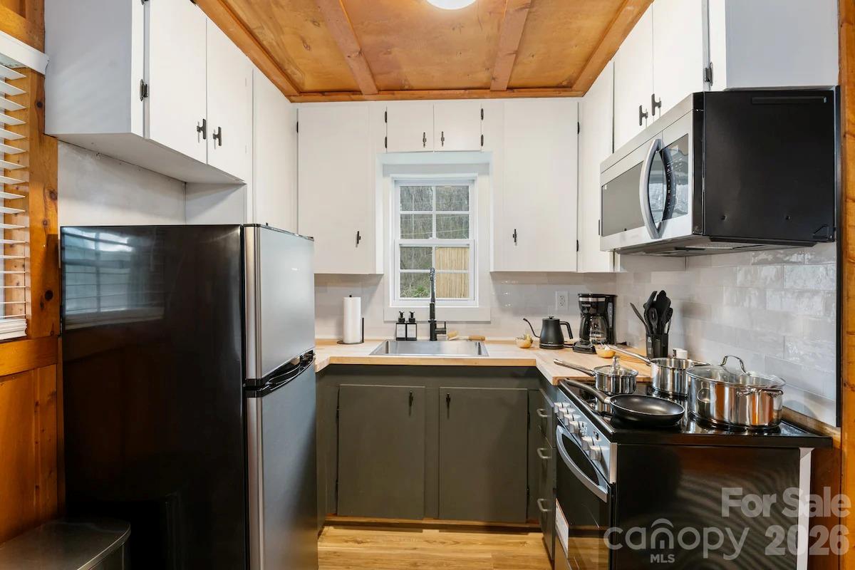 12 Collins - 12,20,28,36 Collins Mountain Drive, Asheville
