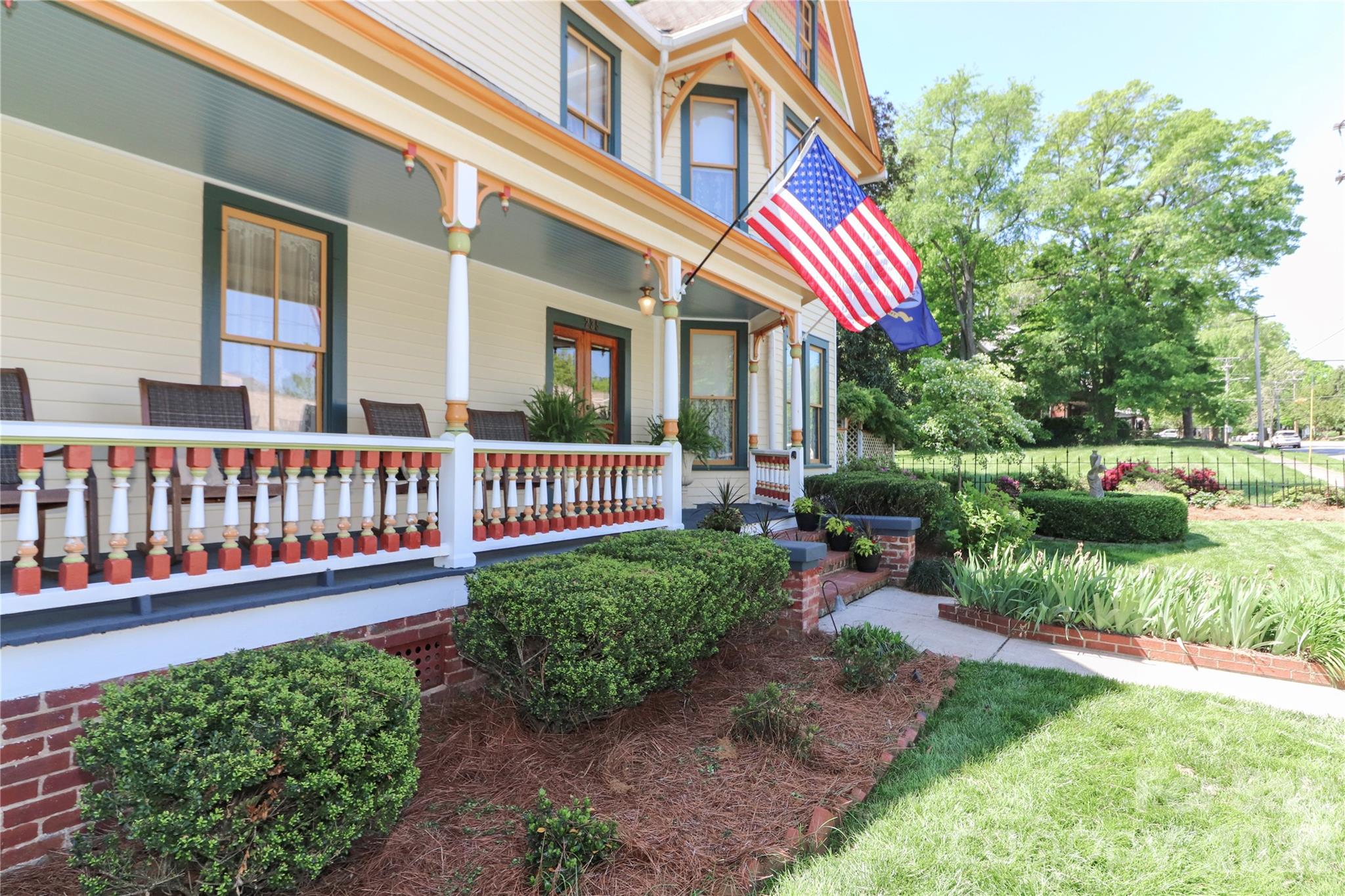 Single Family Residence at 235 Walnut Street, Statesville, photo 4 of 50