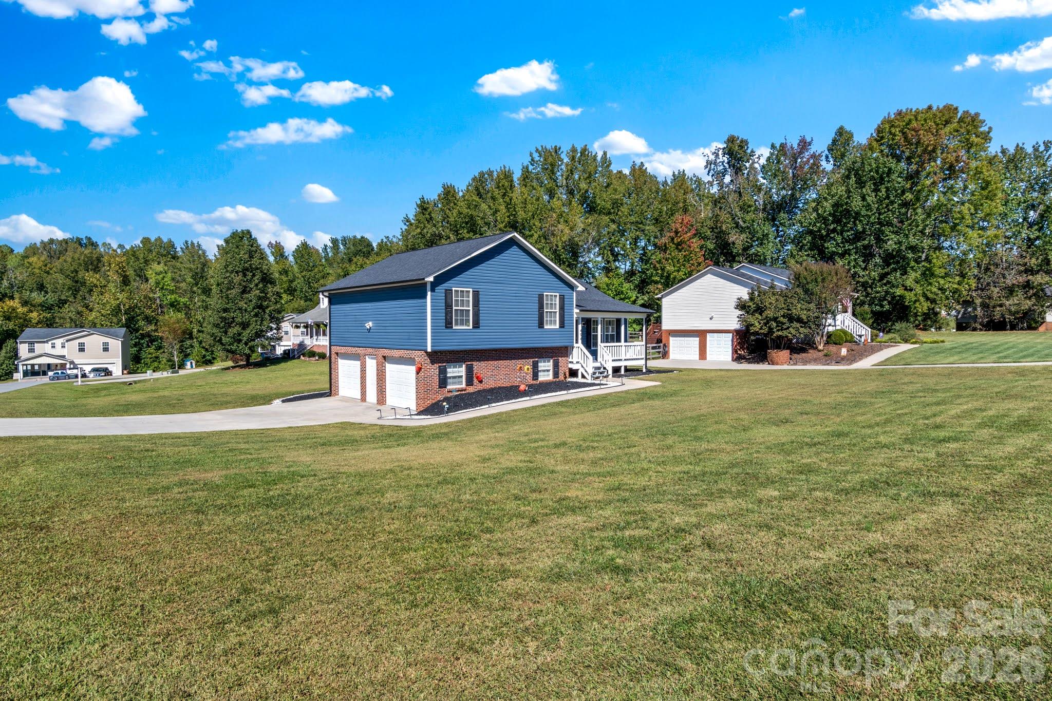 Single Family Residence at 494 Sunset Ridge Lane, Lexington, photo 2 of 31
