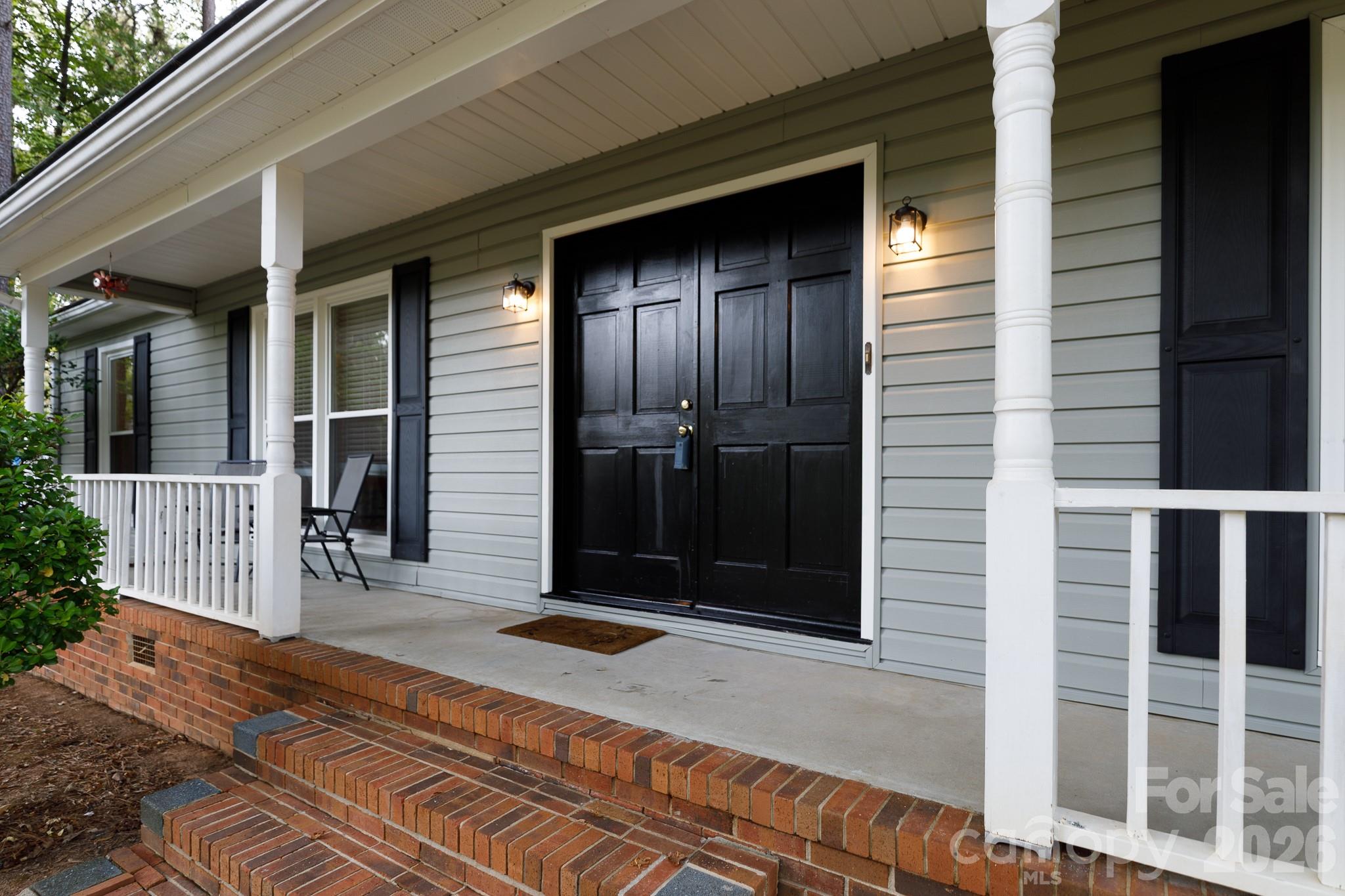 Single Family Residence at 1991 Huntington Place, Rock Hill, photo 2 of 29