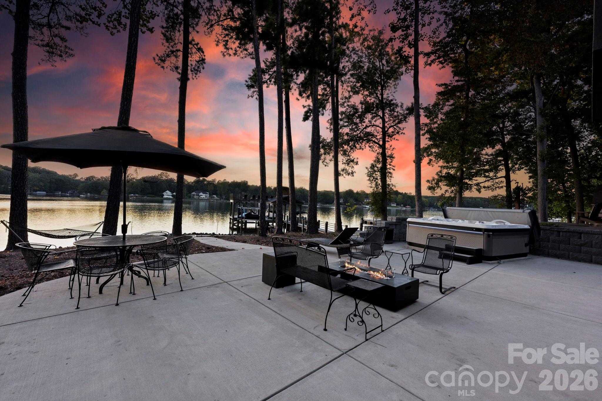 Lakeside Patio wonderful at sunrise or sunset - 298 Marietta Road, Mooresville