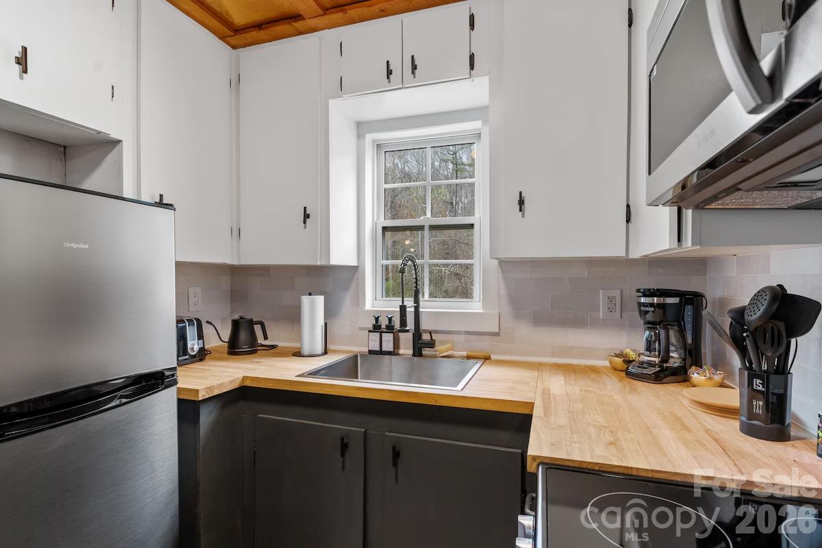 12 Collins - Kitchen - 12,20 Collins Mountain Drive, Asheville
