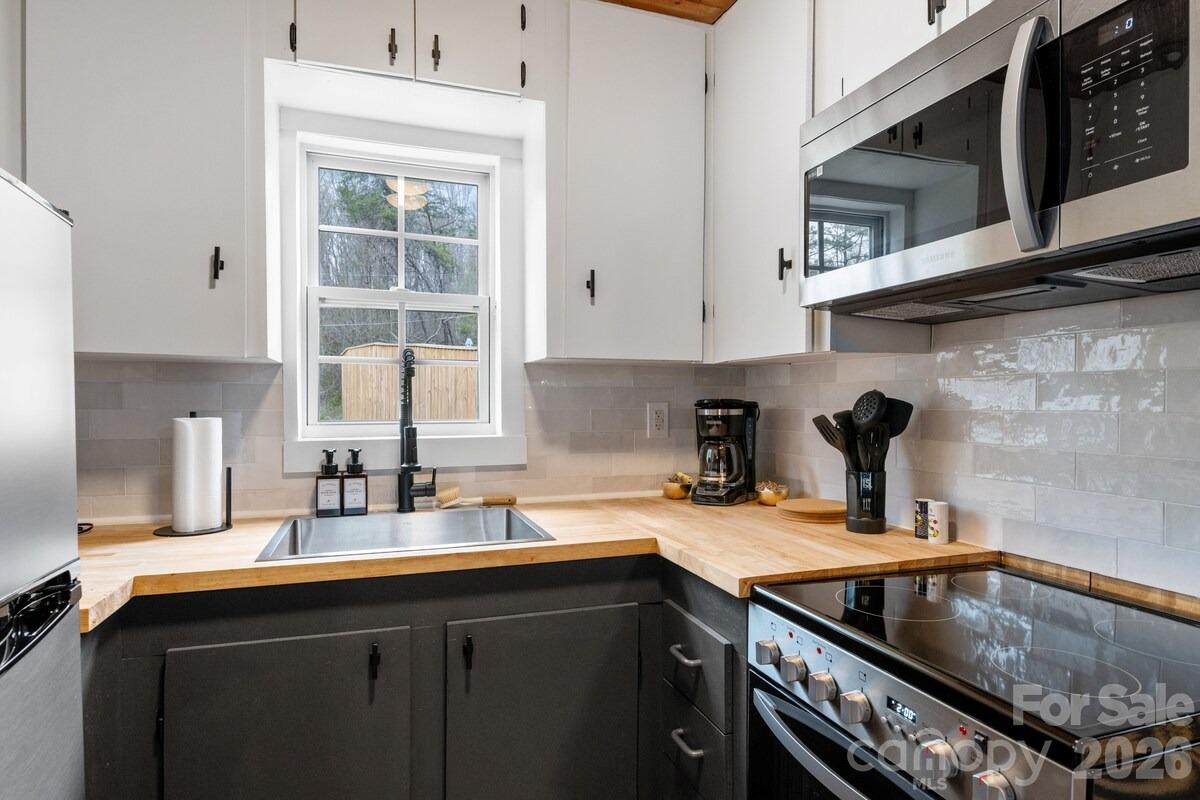 12 Collins - Kitchen - 12,20 Collins Mountain Drive, Asheville