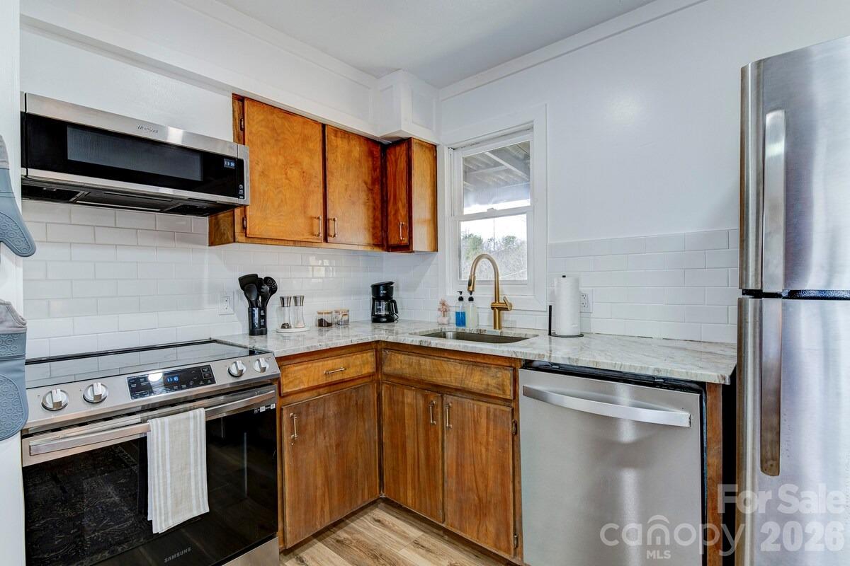 Kitchen - 28 Collins Mountain Drive, Asheville