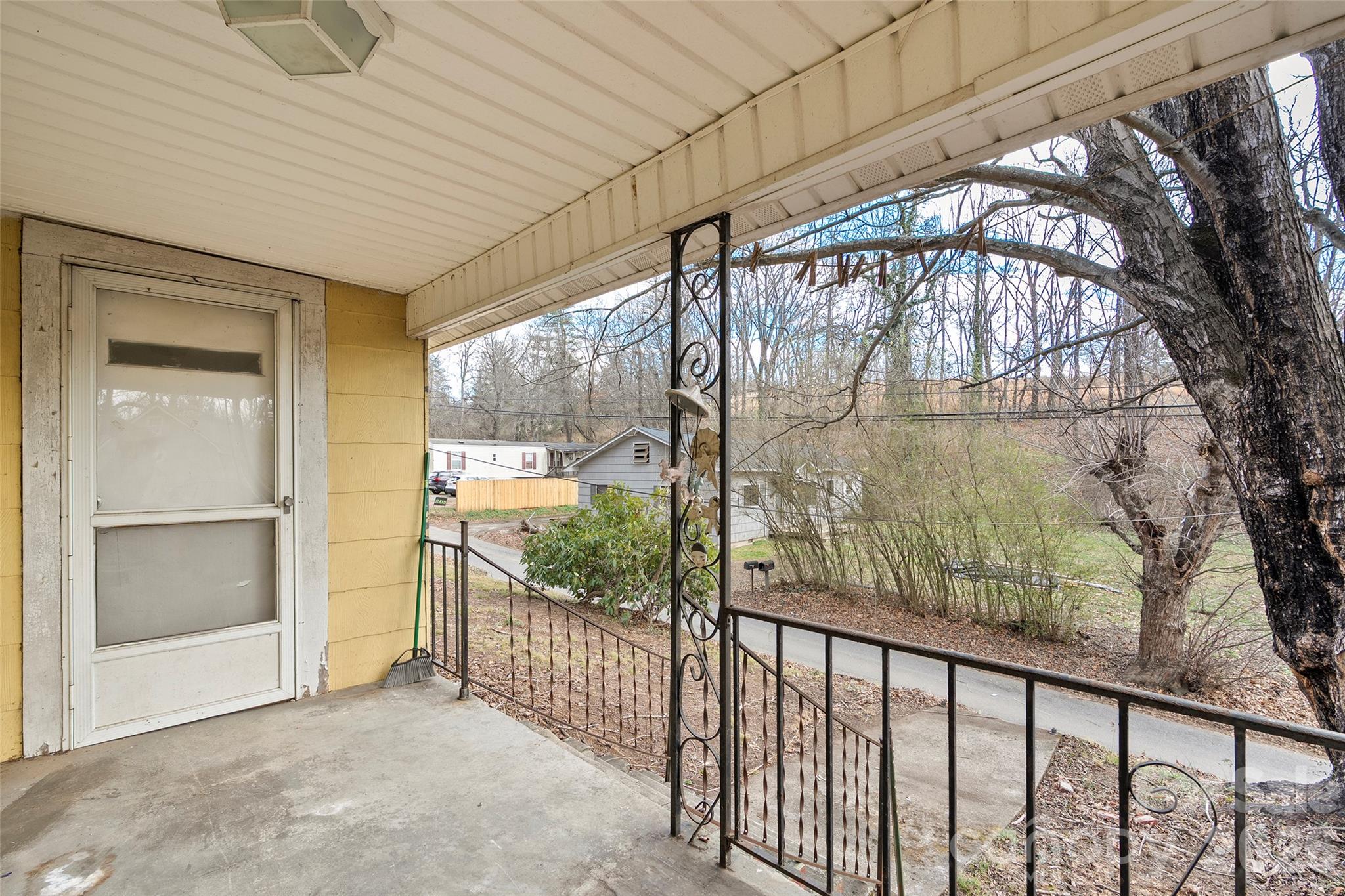 Single Family Residence at 75 Travis Street, Clyde, photo 3 of 15