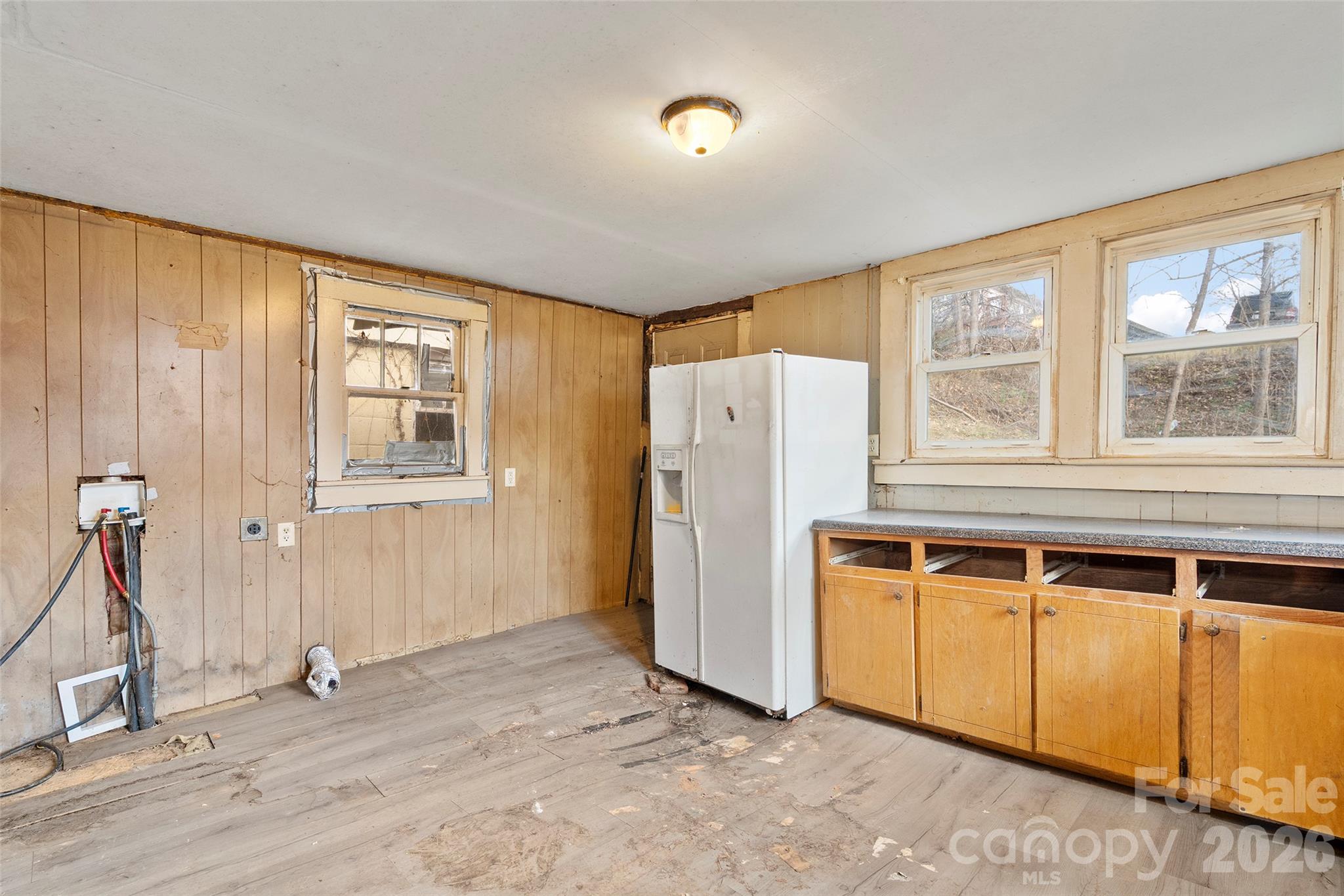 Single Family Residence at 75 Travis Street, Clyde, photo 7 of 15