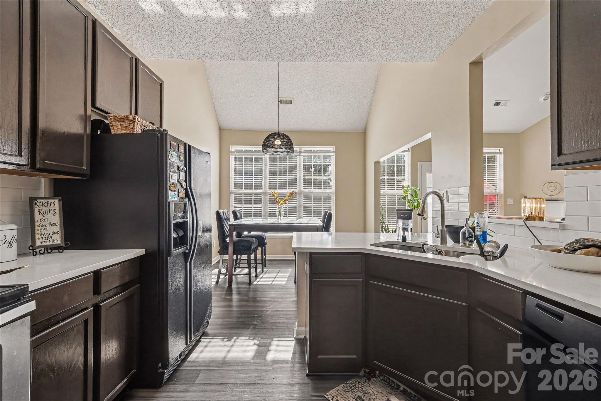 Single Family Residence at 8030 Shiny Meadow Drive, Charlotte, photo 14 of 32