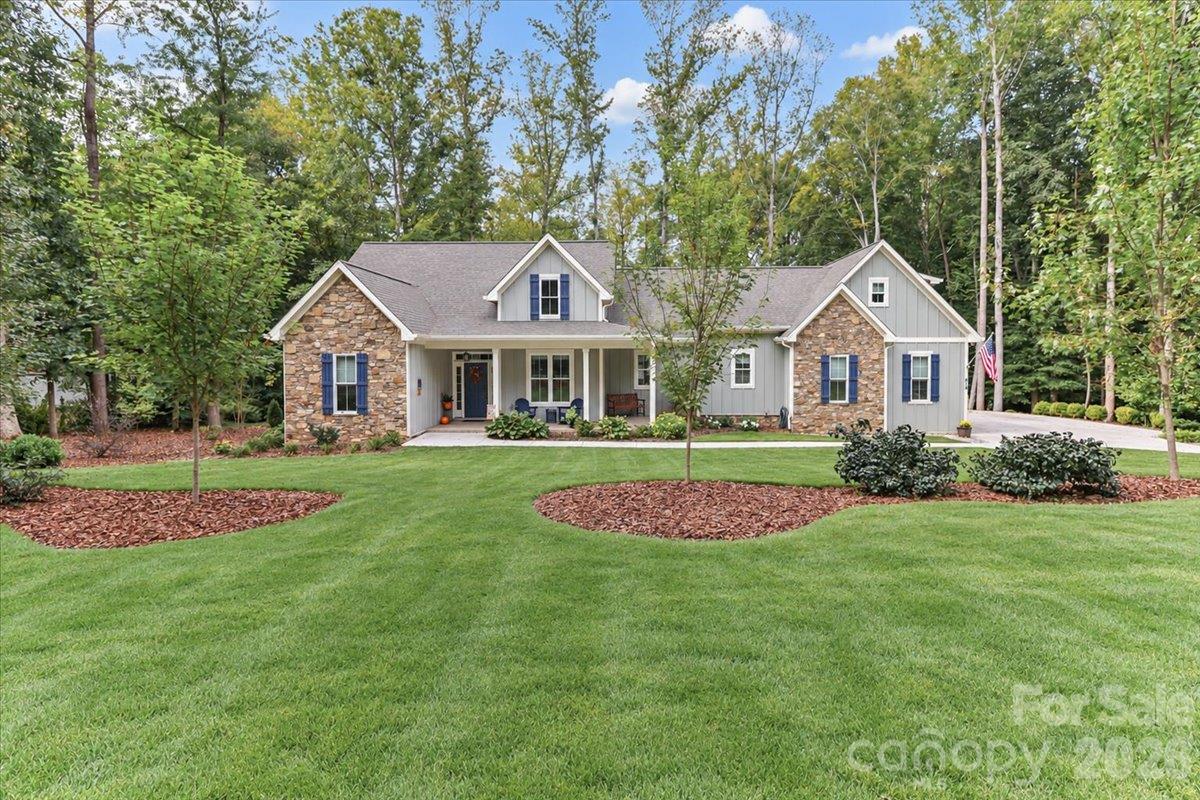 Single Family Residence at 618 Saint Cloud Drive, Statesville, photo 2 of 41