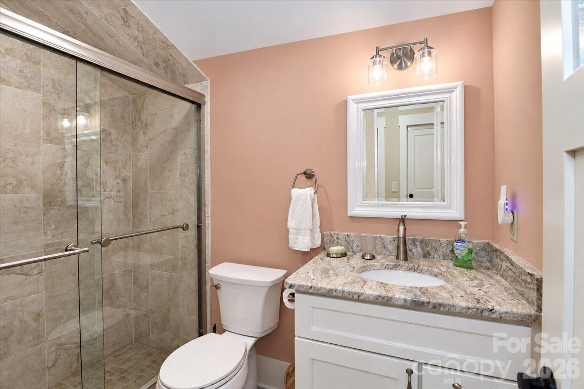 Upstairs Bathroom - 618 Saint Cloud Drive, Statesville